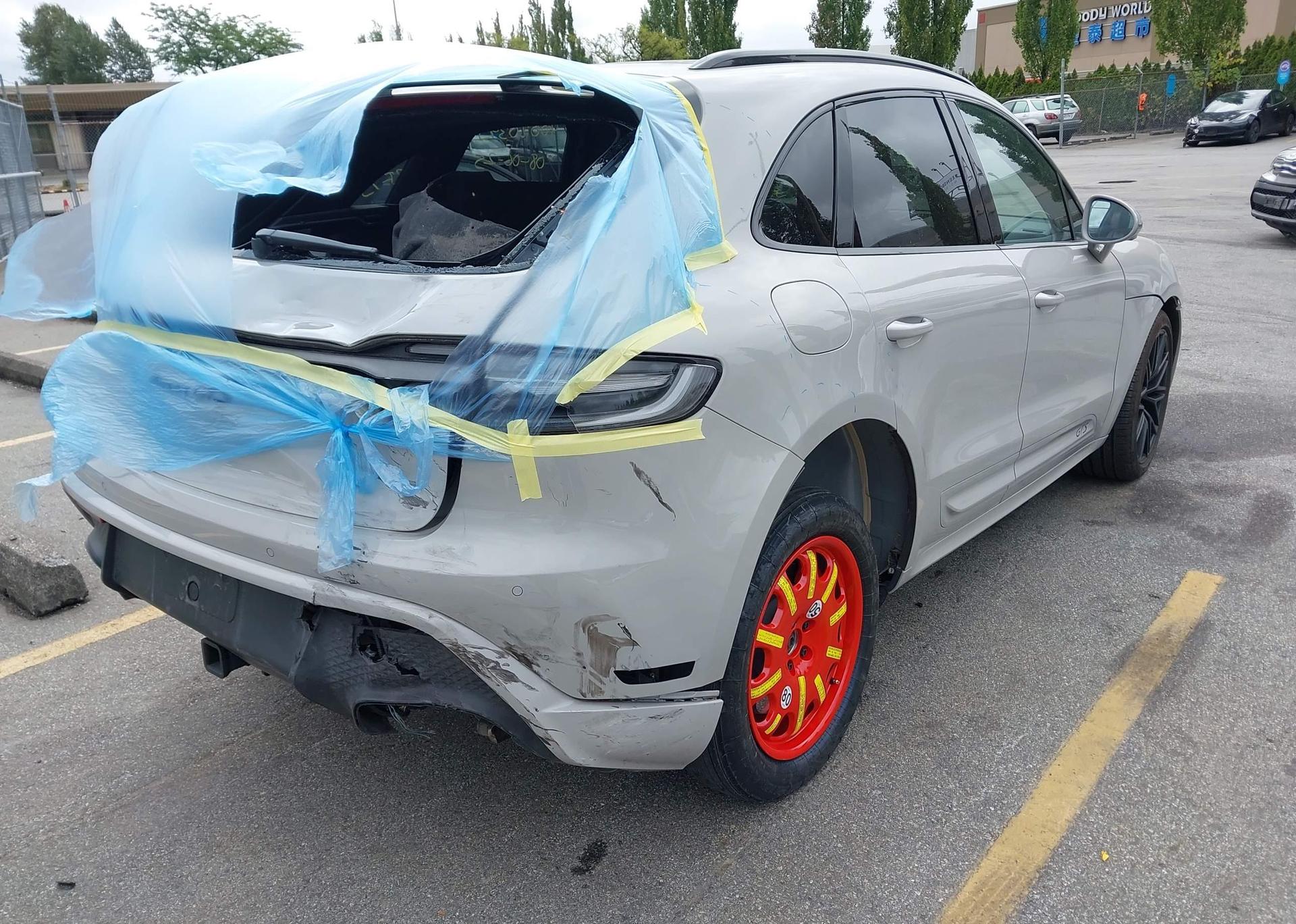 2024 PORSCHE MACAN