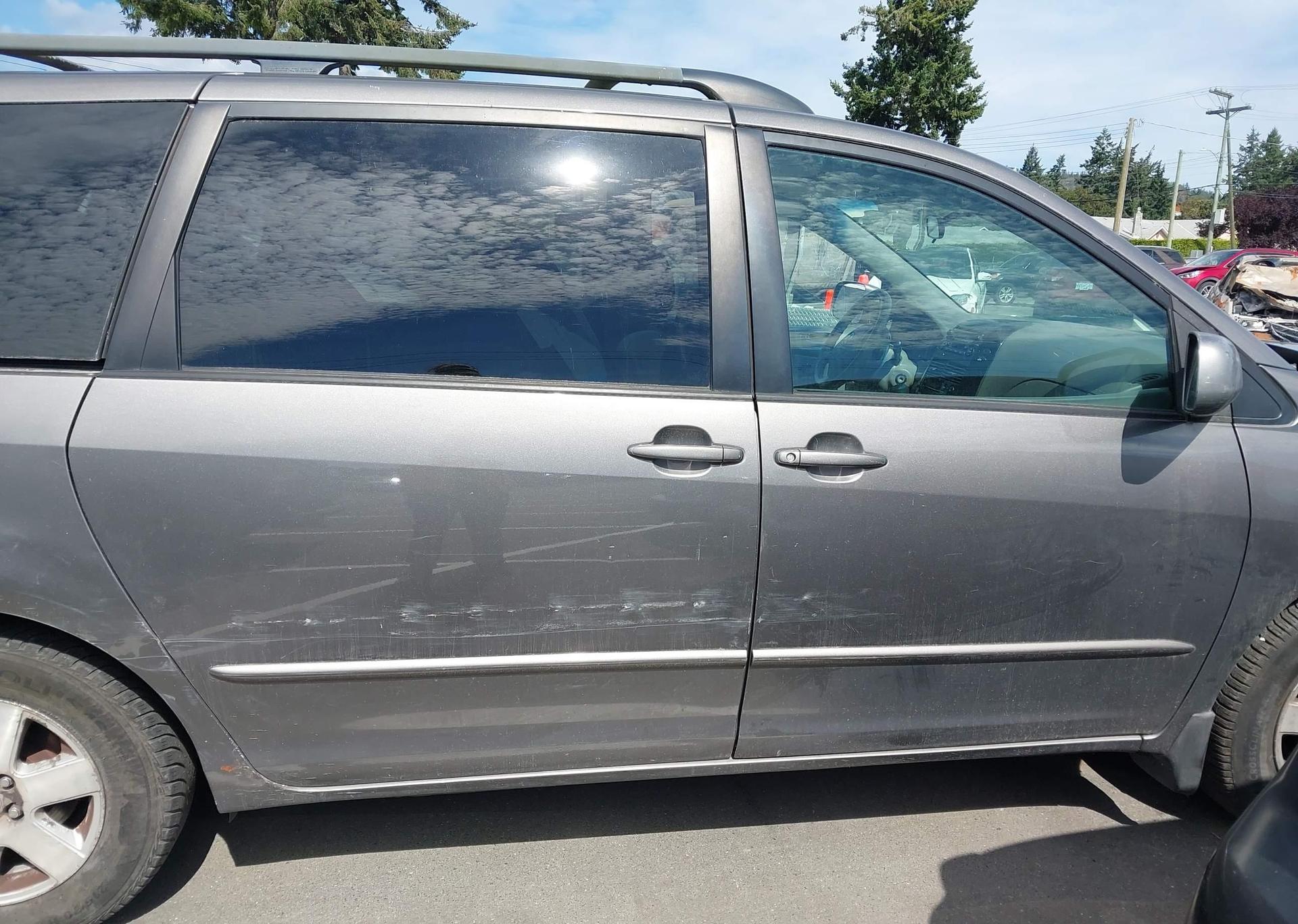 2004 TOYOTA SIENNA CE