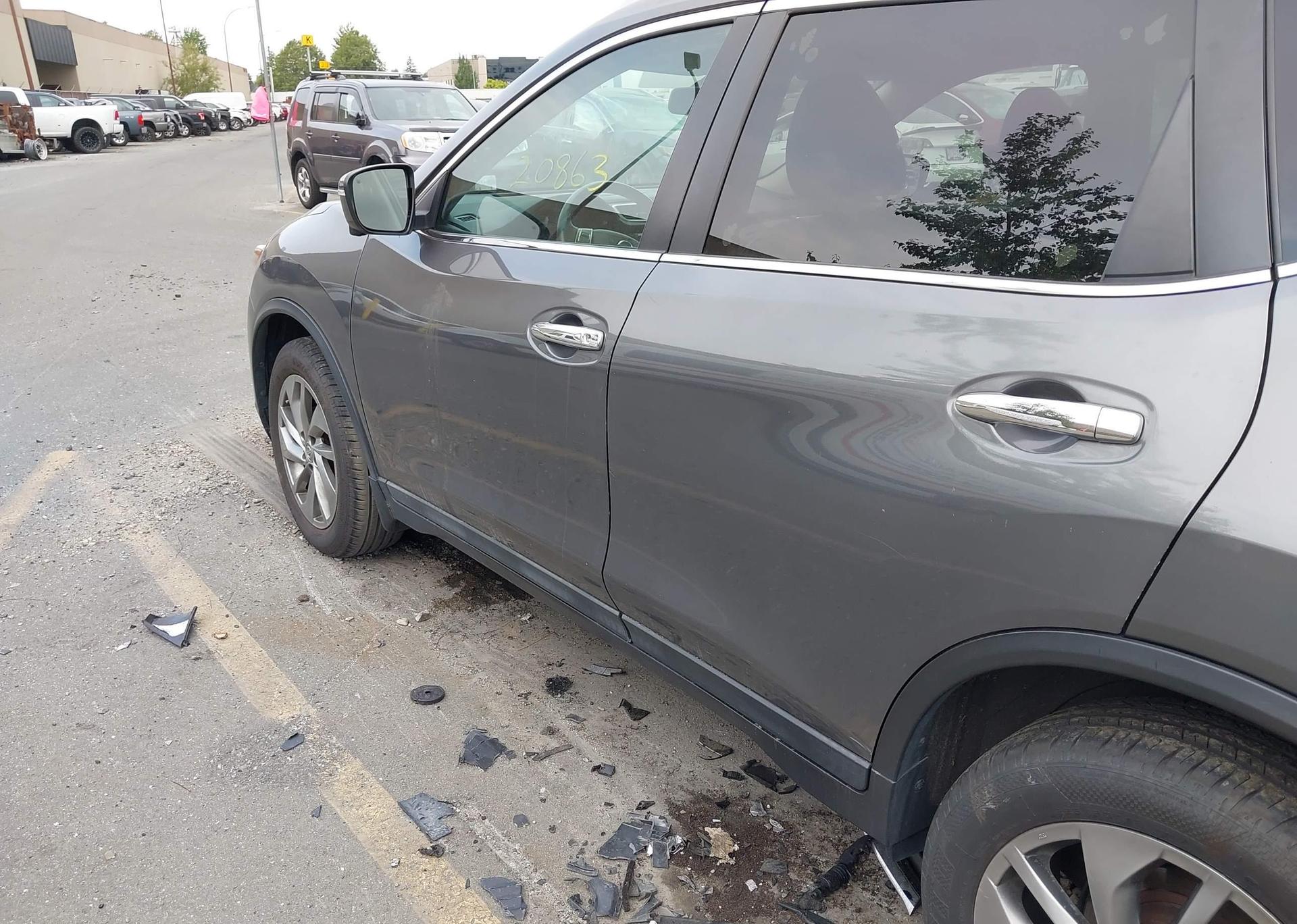 2015 NISSAN ROGUE