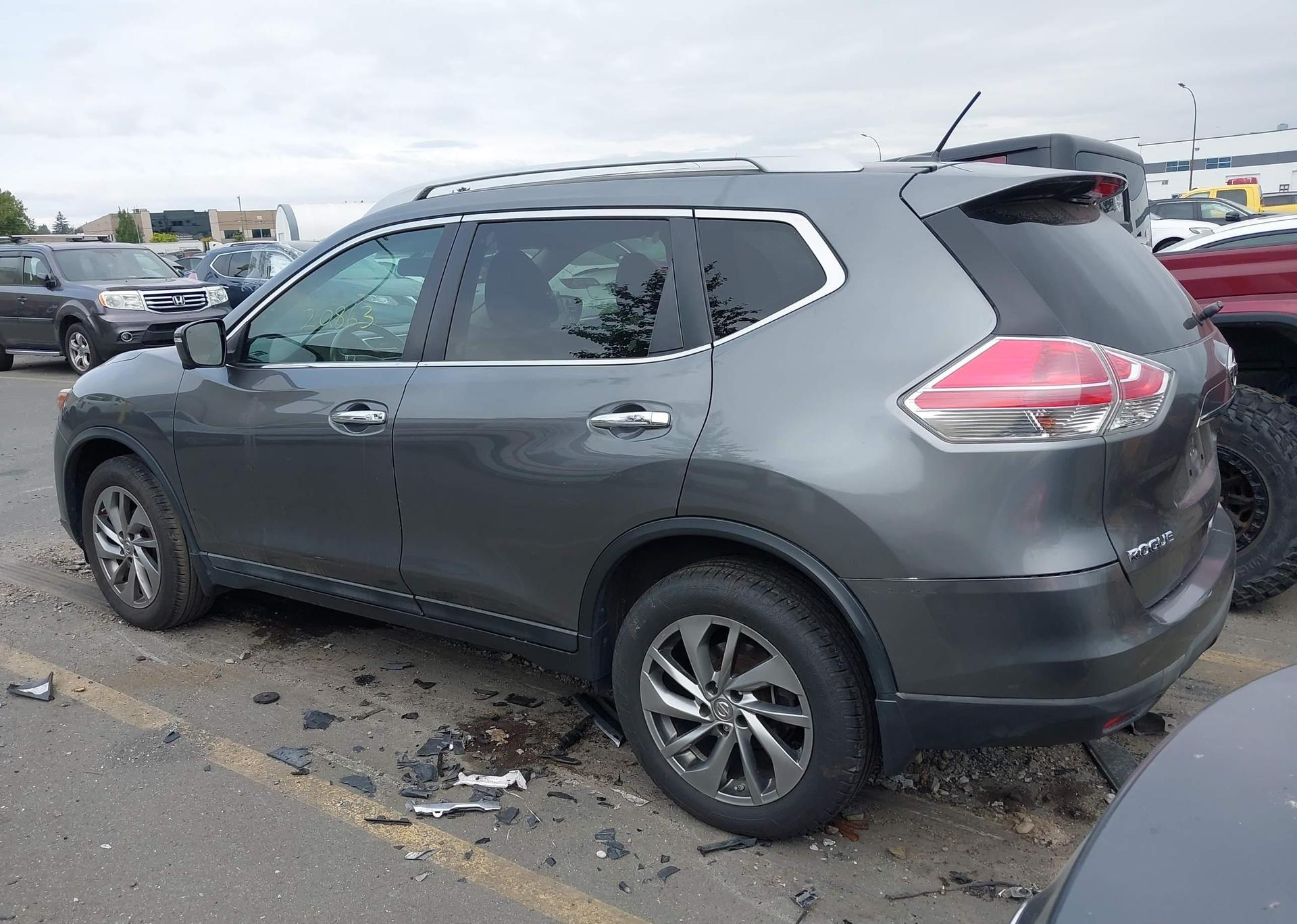 2015 NISSAN ROGUE