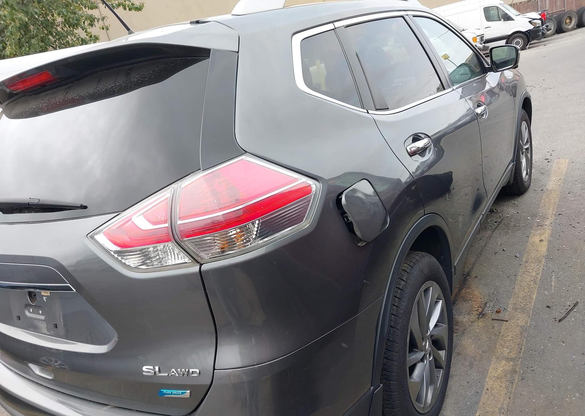 2015 NISSAN ROGUE