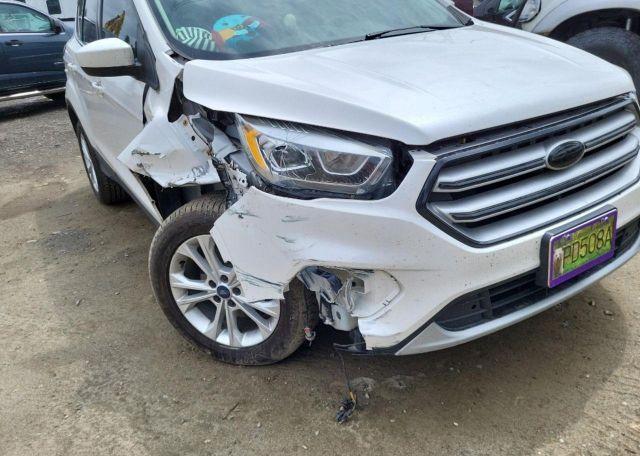 2017 FORD ESCAPE SE