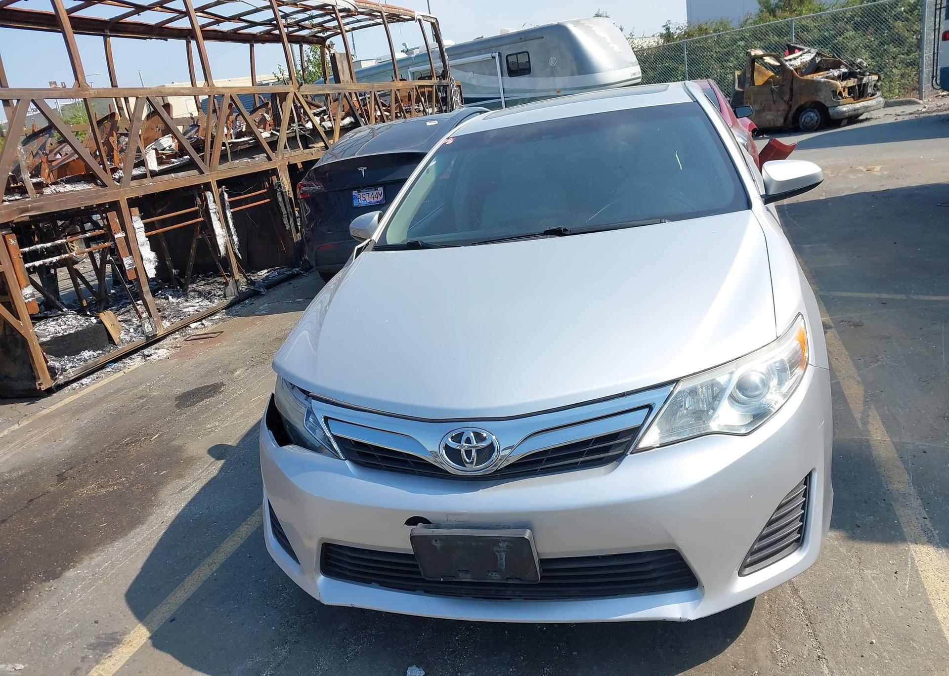 2014 TOYOTA CAMRY