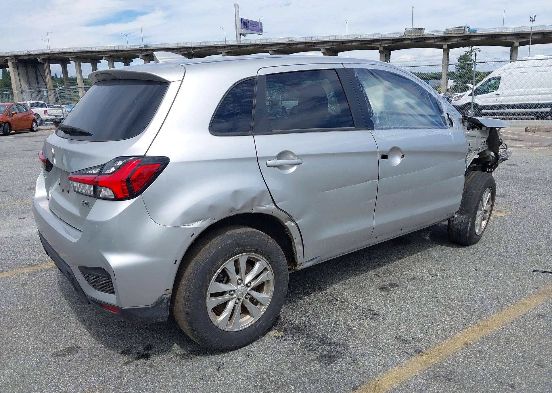 2023 MITSUBISHI RVR