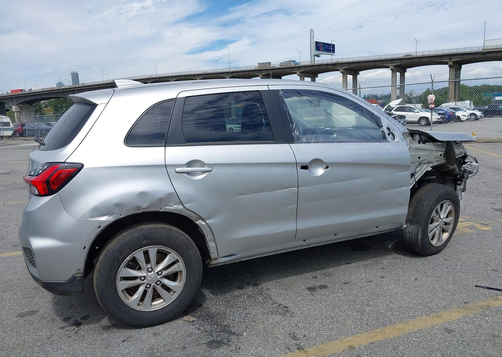 2023 MITSUBISHI RVR