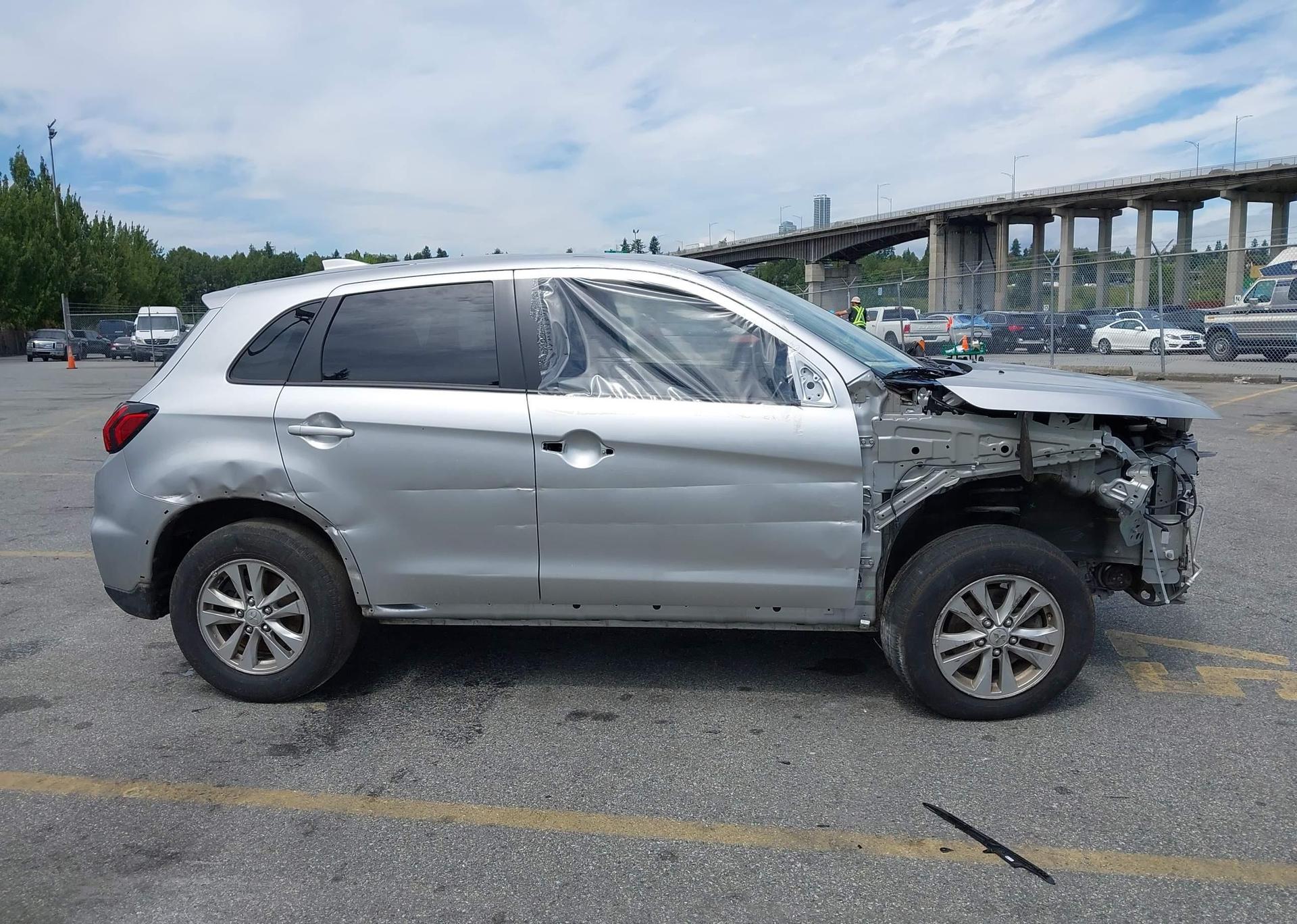 2023 MITSUBISHI RVR