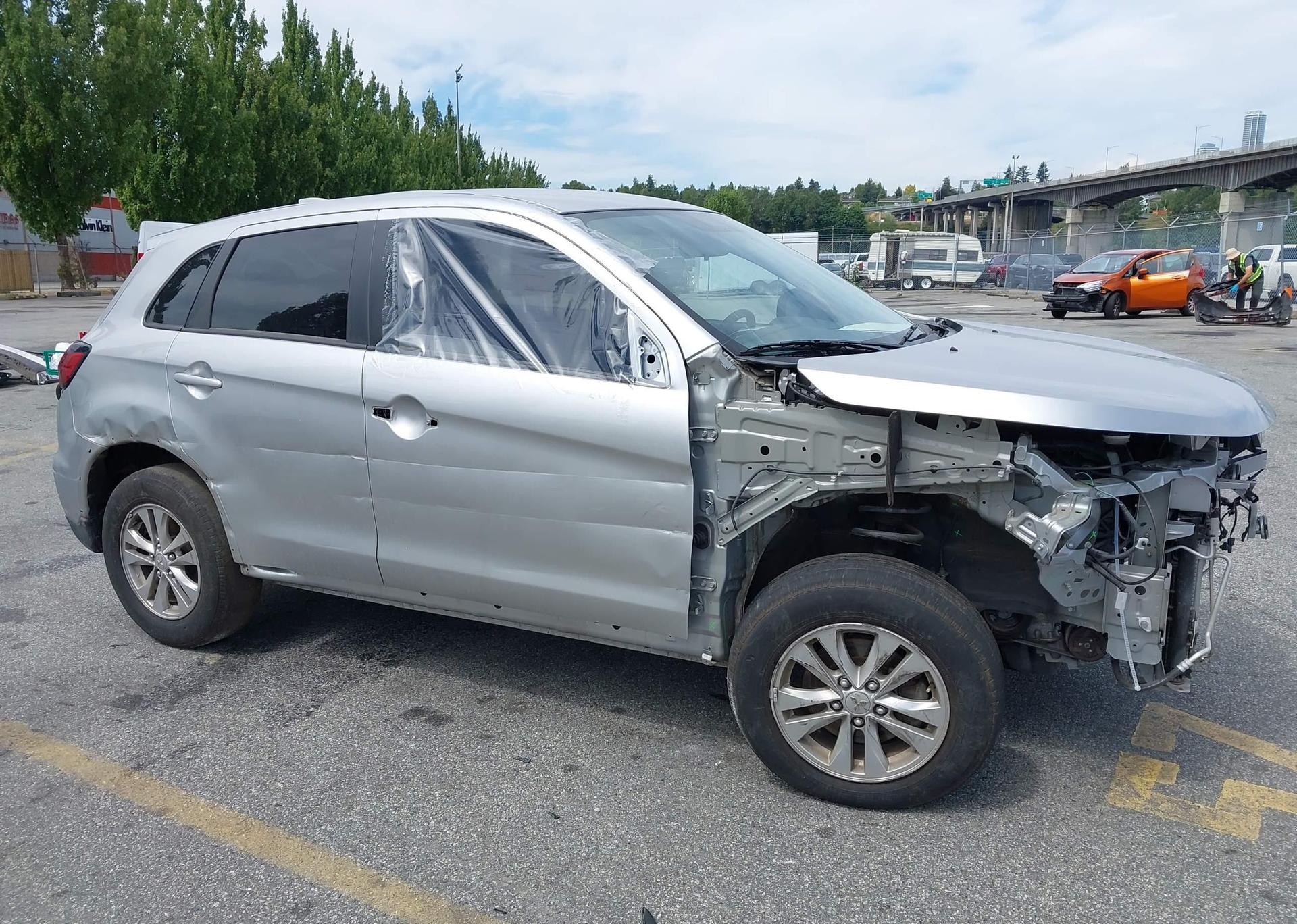 2023 MITSUBISHI RVR