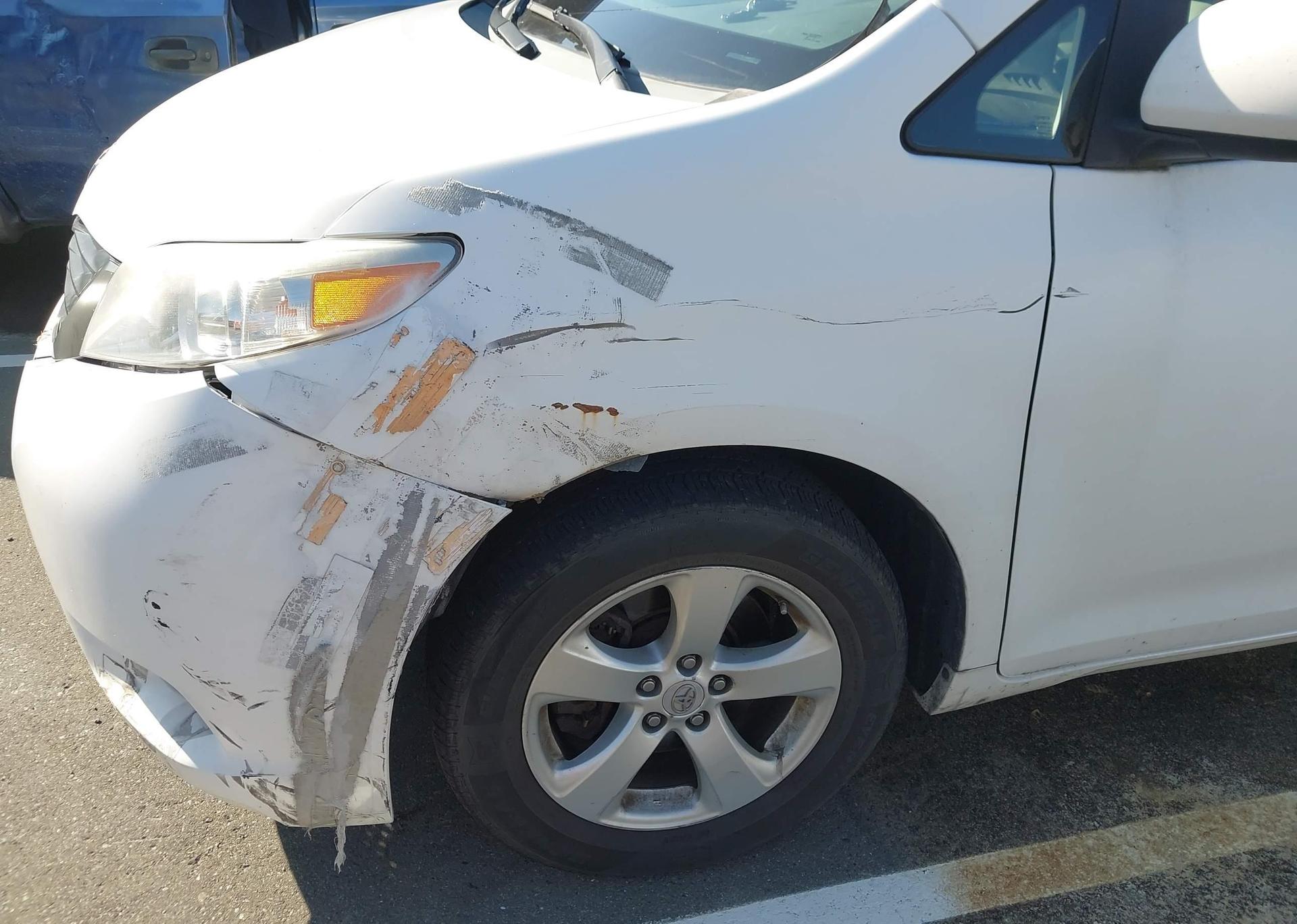 2012 TOYOTA SIENNA