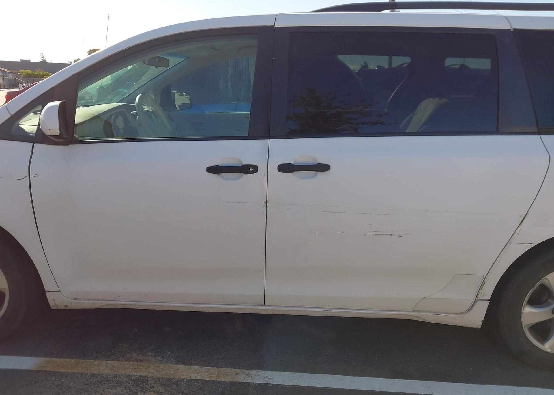 2012 TOYOTA SIENNA