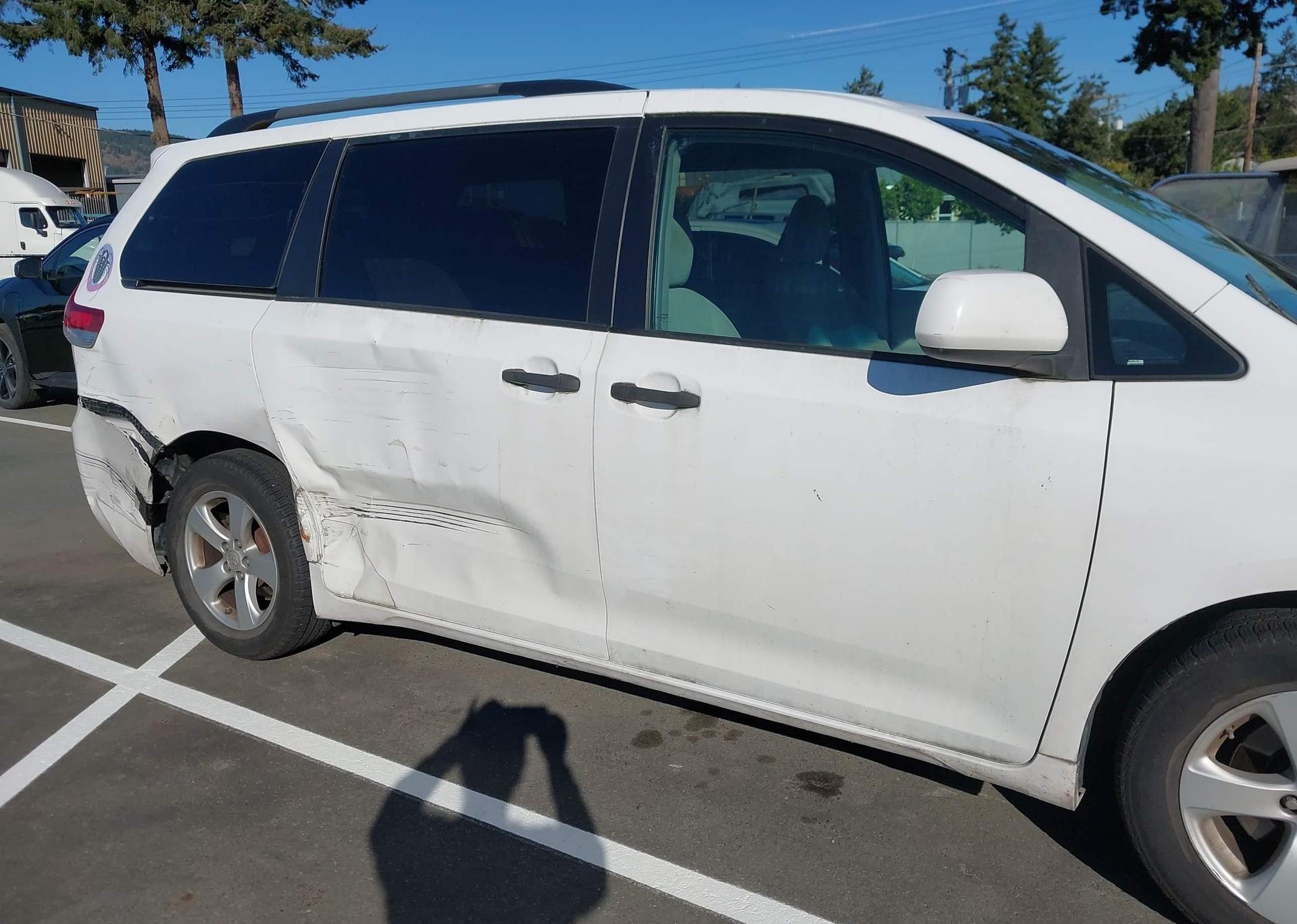 2012 TOYOTA SIENNA