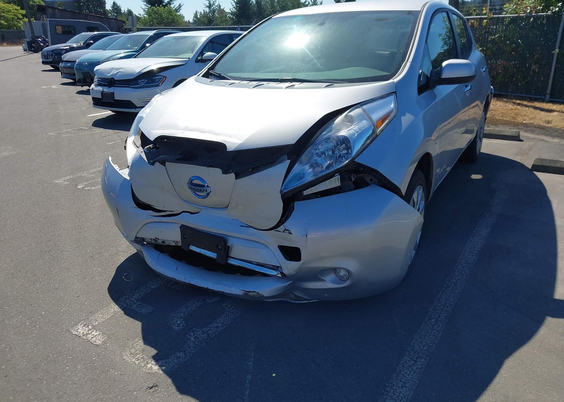 2016 NISSAN LEAF S