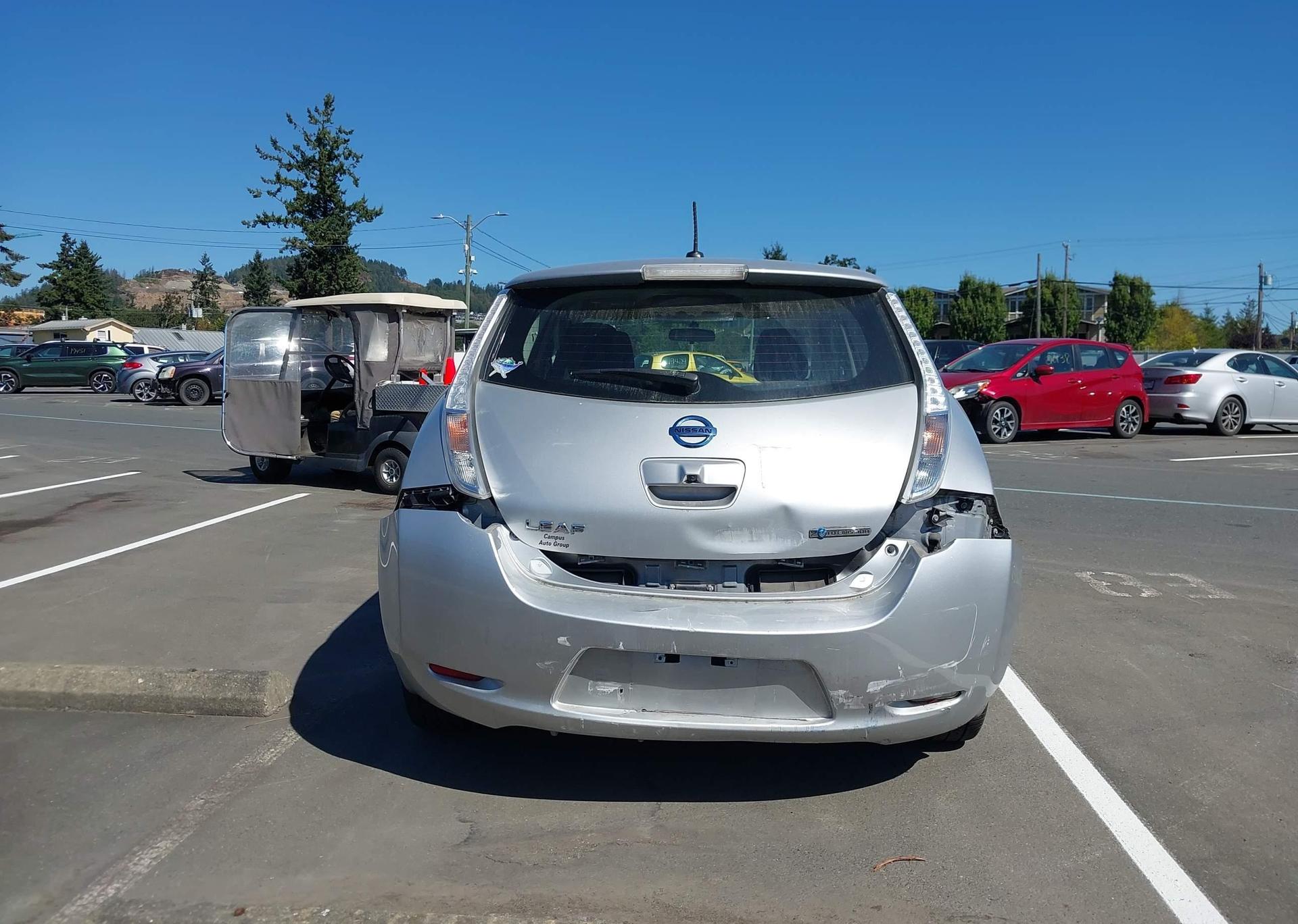 2016 NISSAN LEAF S
