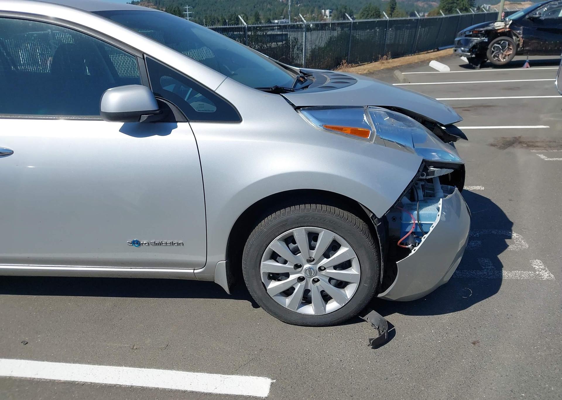 2016 NISSAN LEAF S