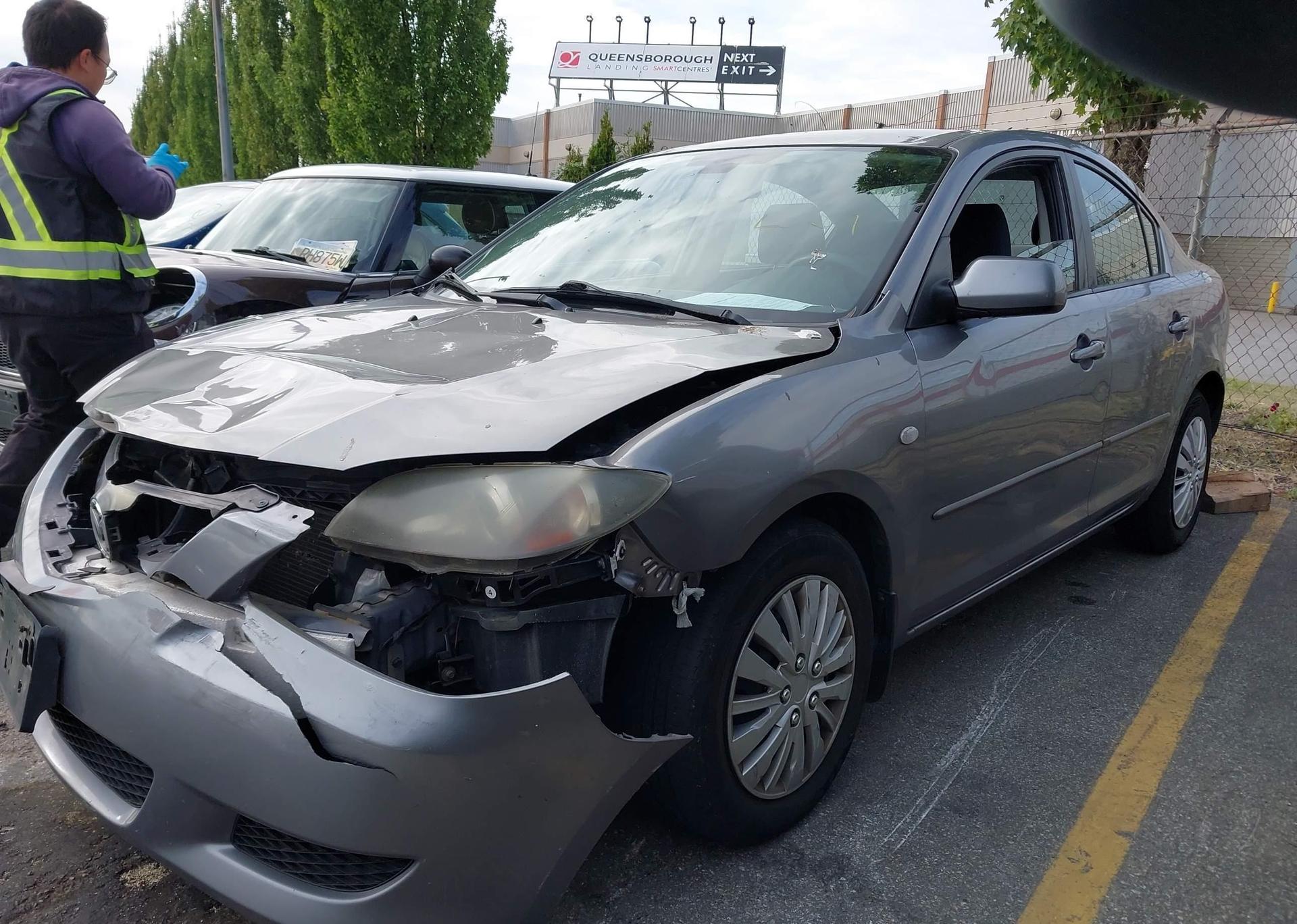 2005 MAZDA 3 I