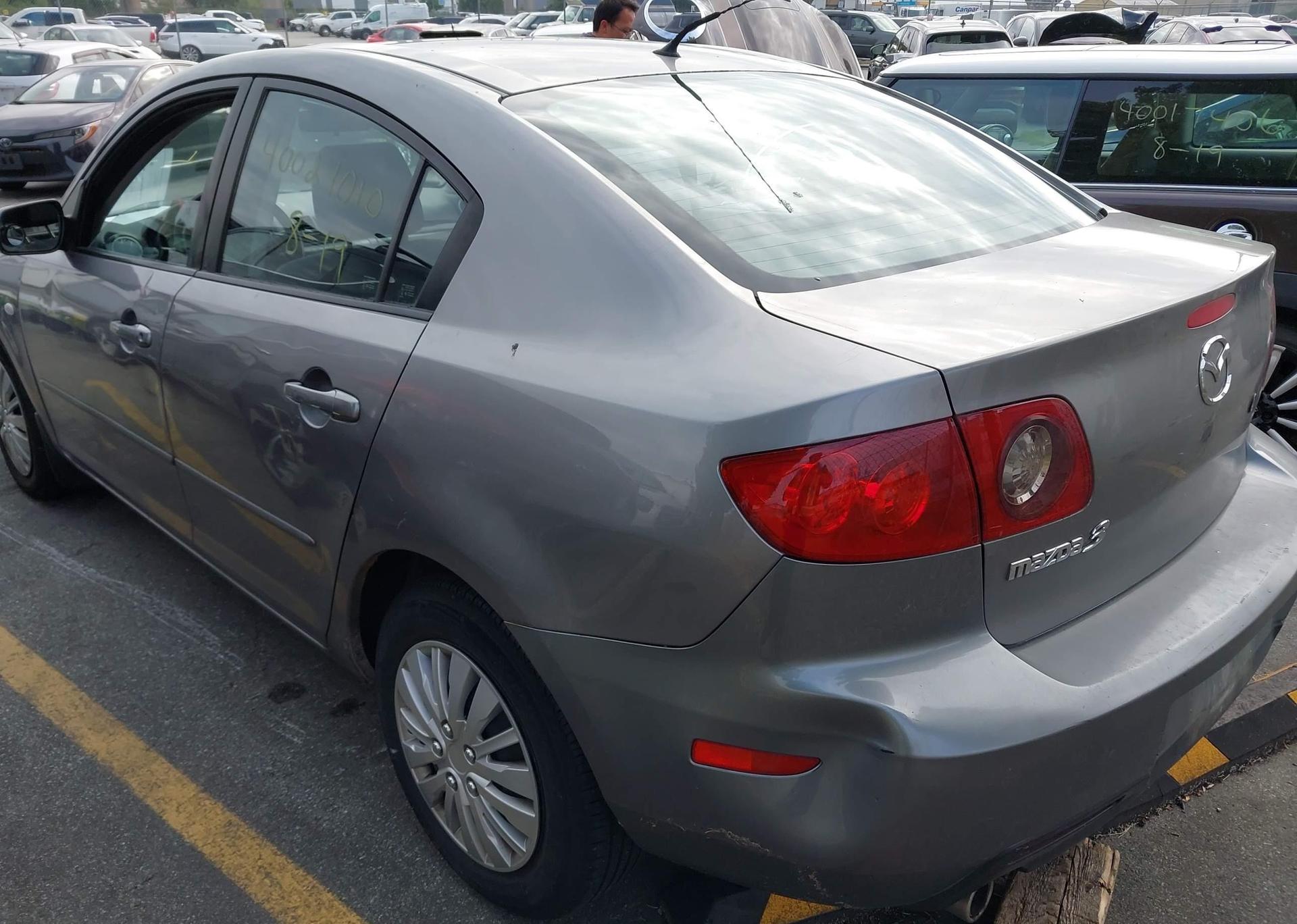 2005 MAZDA 3 I