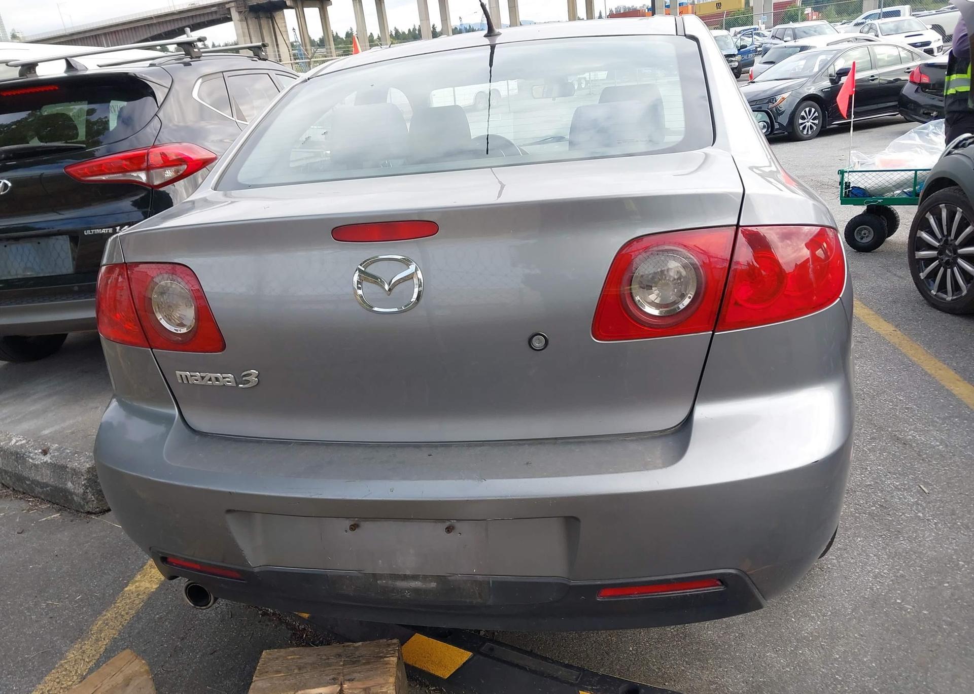 2005 MAZDA 3 I