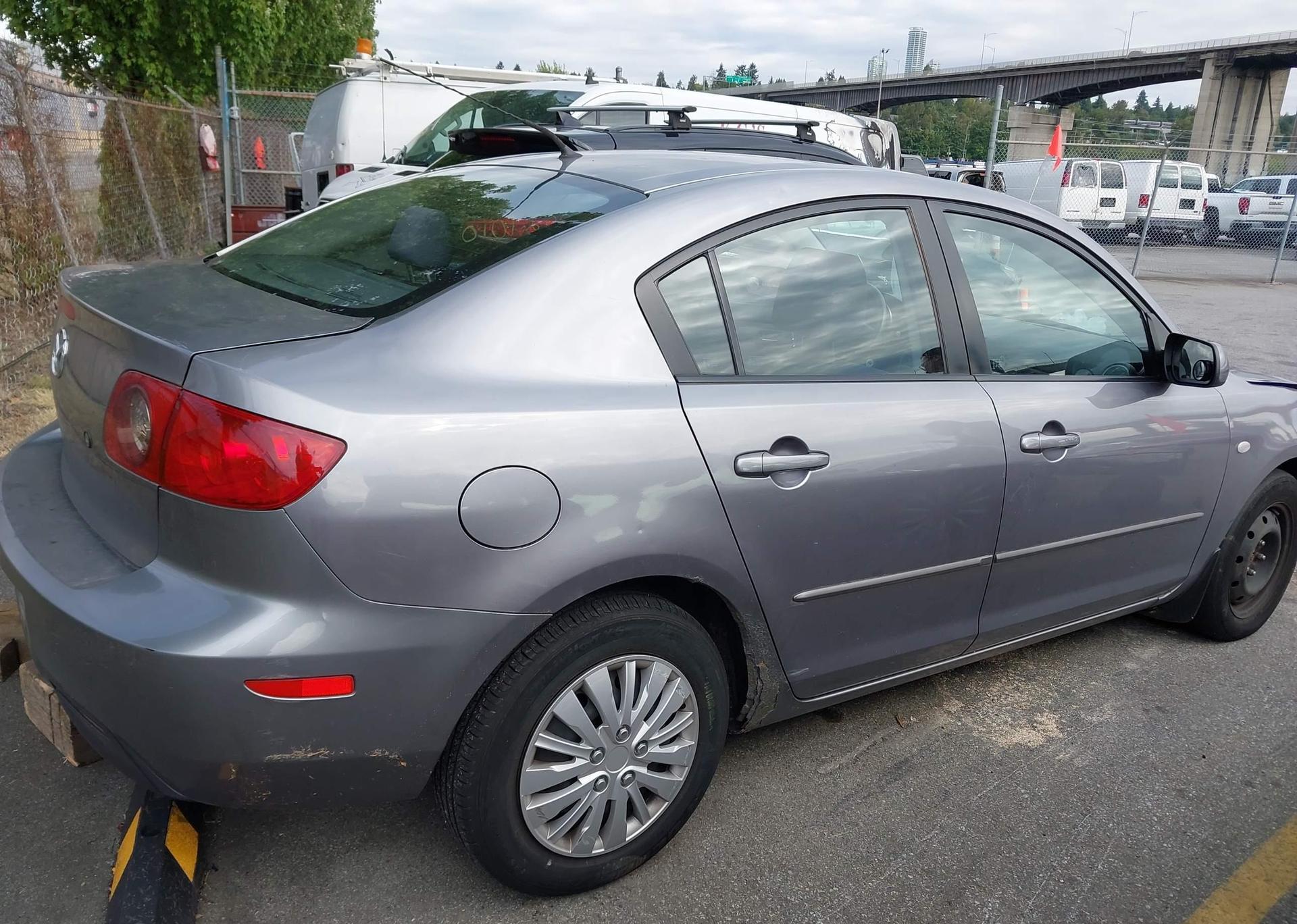 2005 MAZDA 3 I