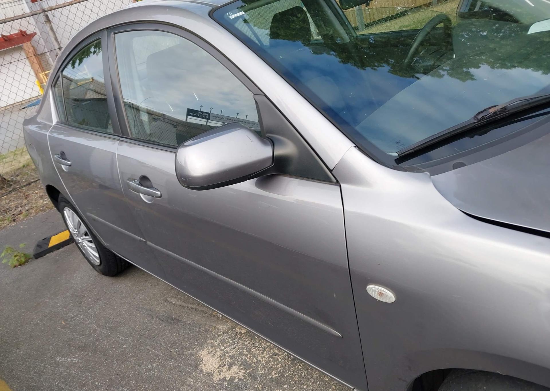 2005 MAZDA 3 I