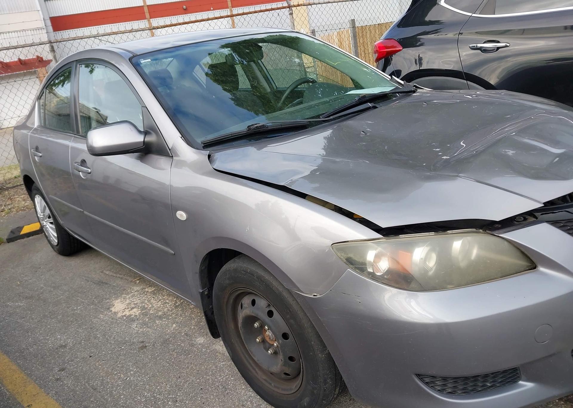 2005 MAZDA 3 I