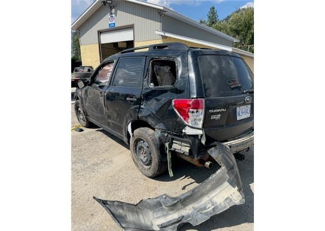 2010 SUBARU FORESTER XS