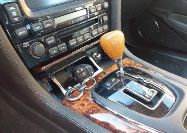 2004 JAGUAR XJ8