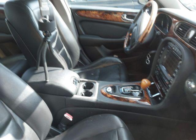 2004 JAGUAR XJ8