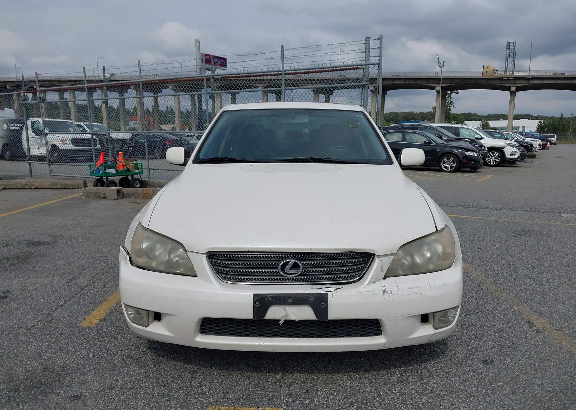 2001 LEXUS IS 300