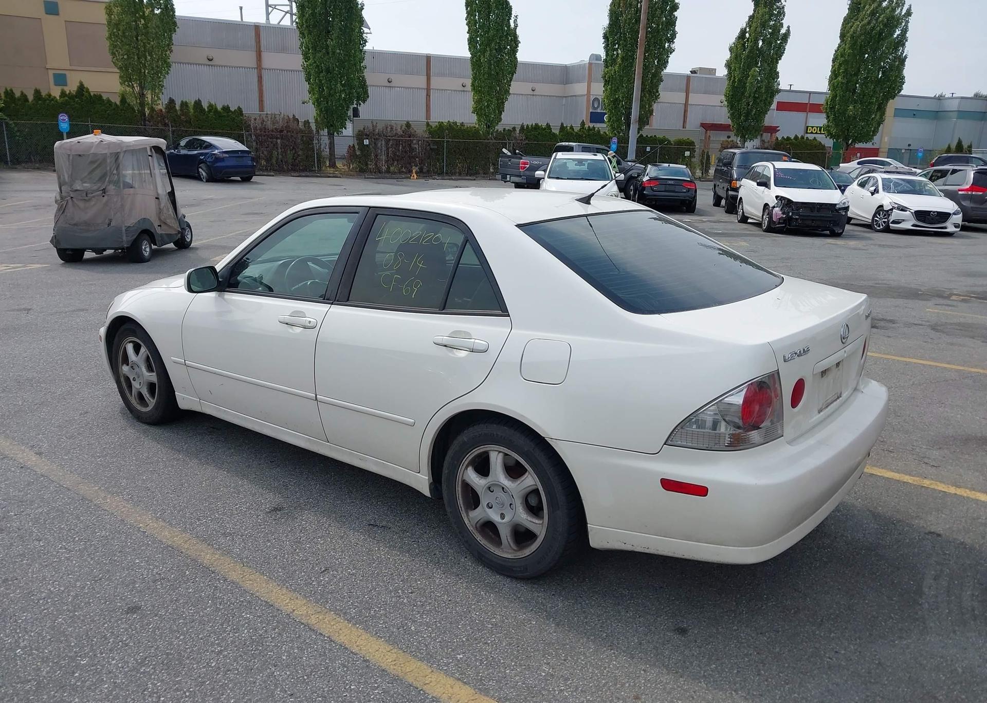 2001 LEXUS IS 300