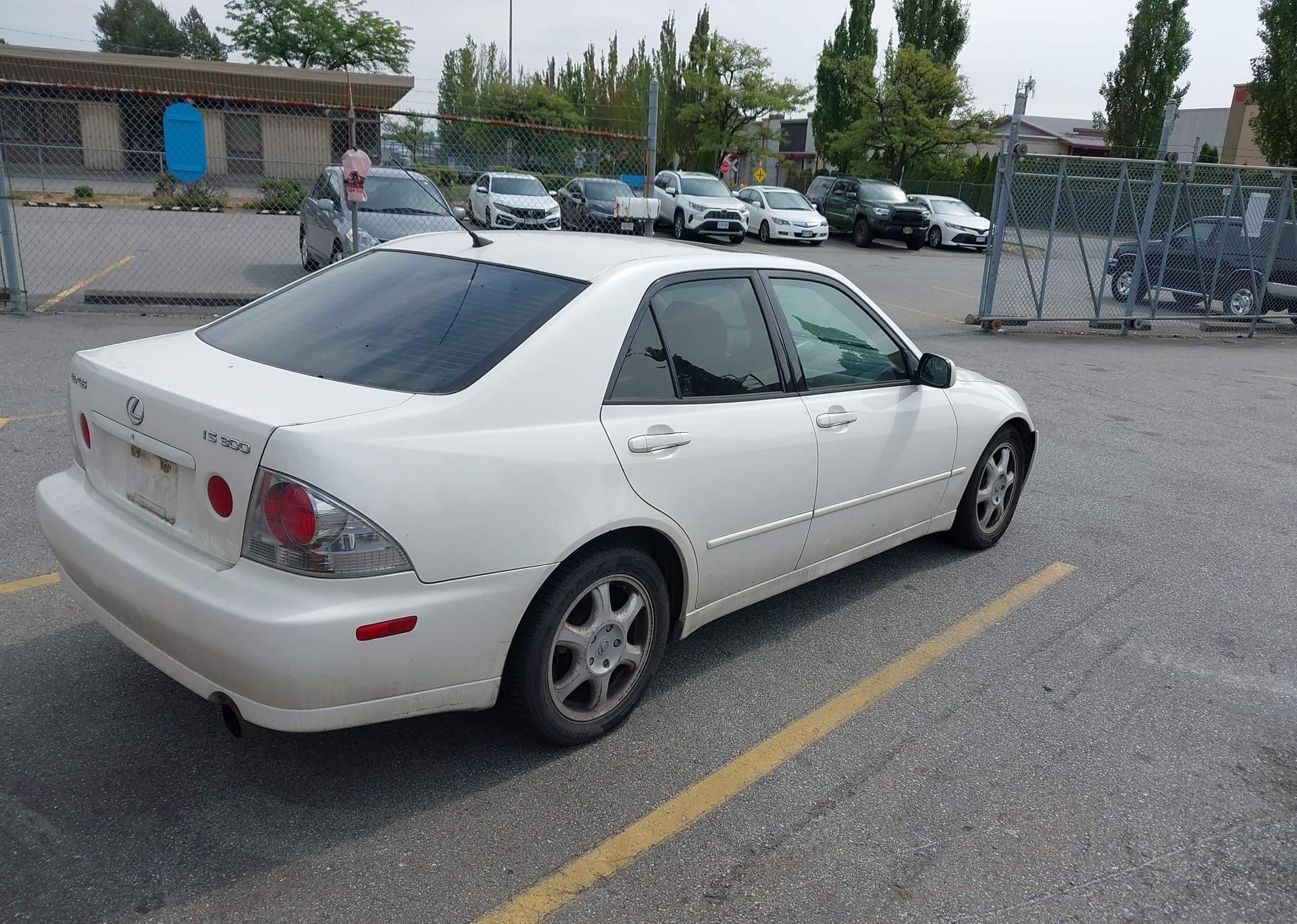 2001 LEXUS IS 300