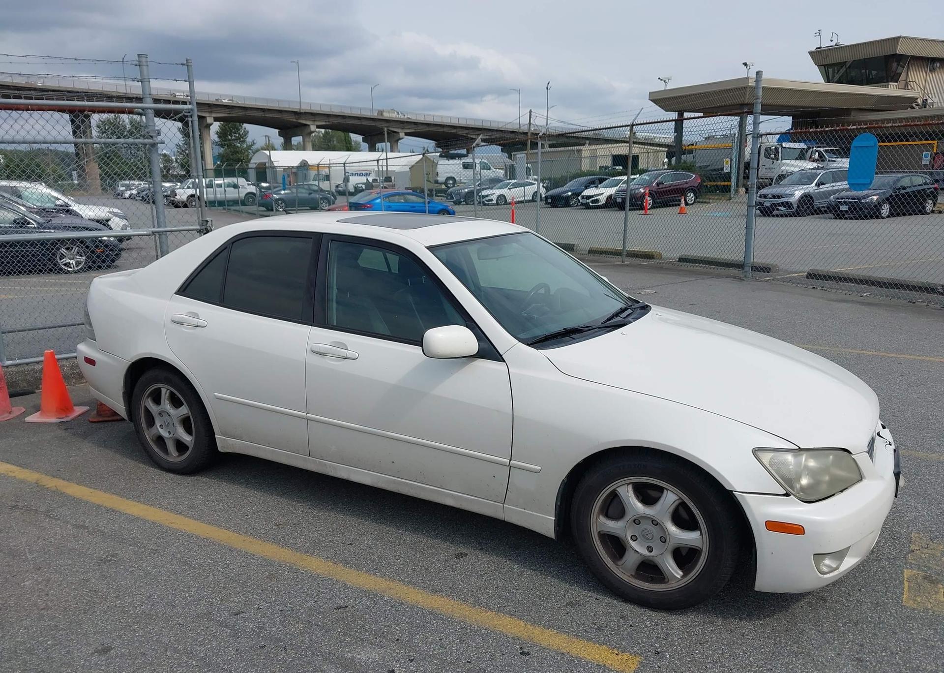 2001 LEXUS IS 300