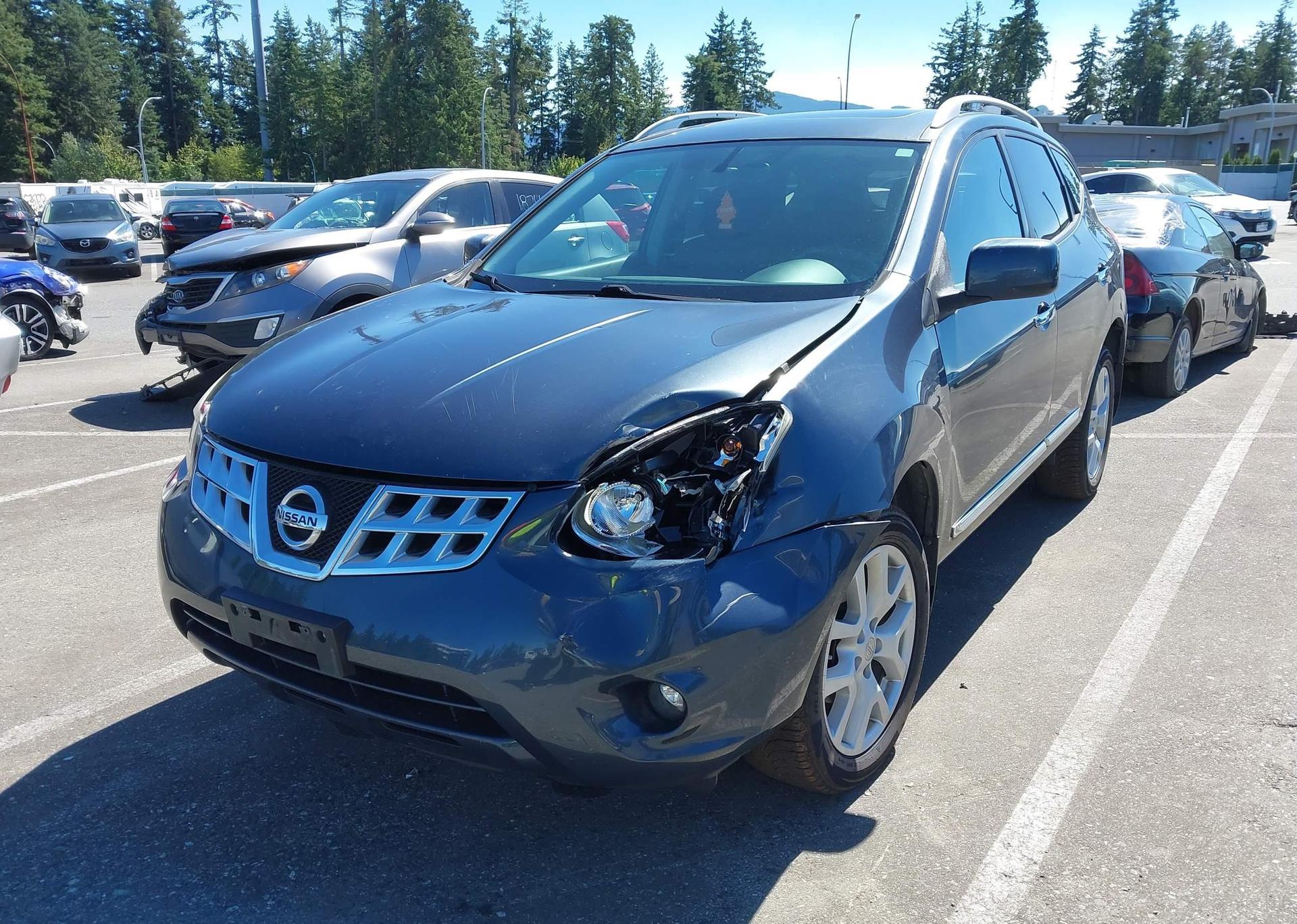 2013 NISSAN ROGUE S