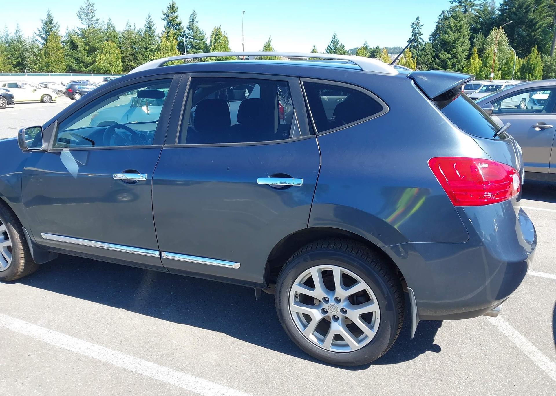 2013 NISSAN ROGUE S