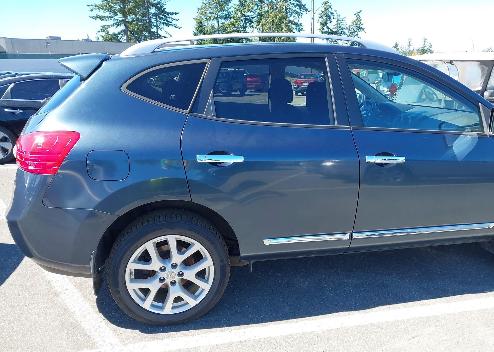 2013 NISSAN ROGUE S