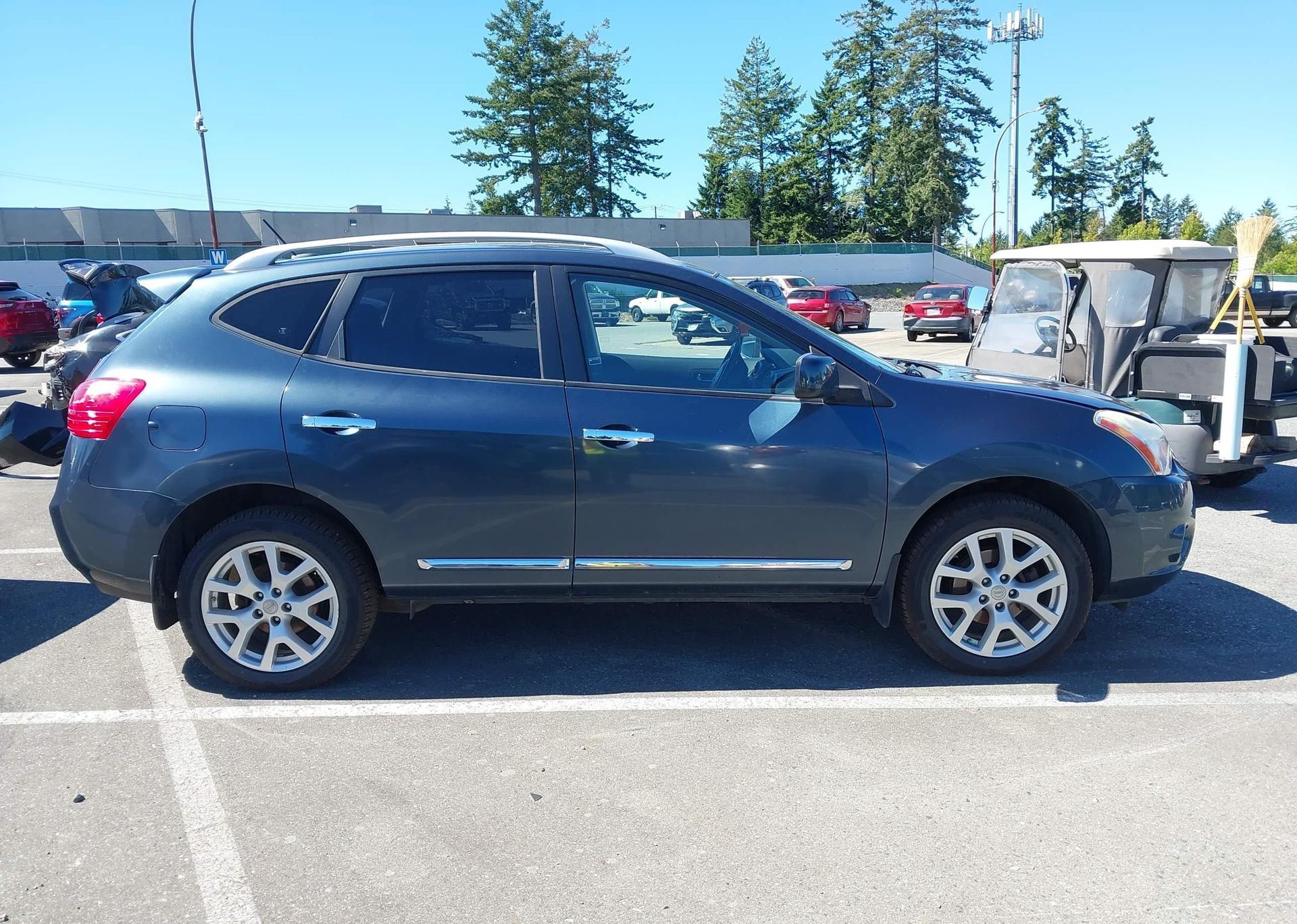 2013 NISSAN ROGUE S