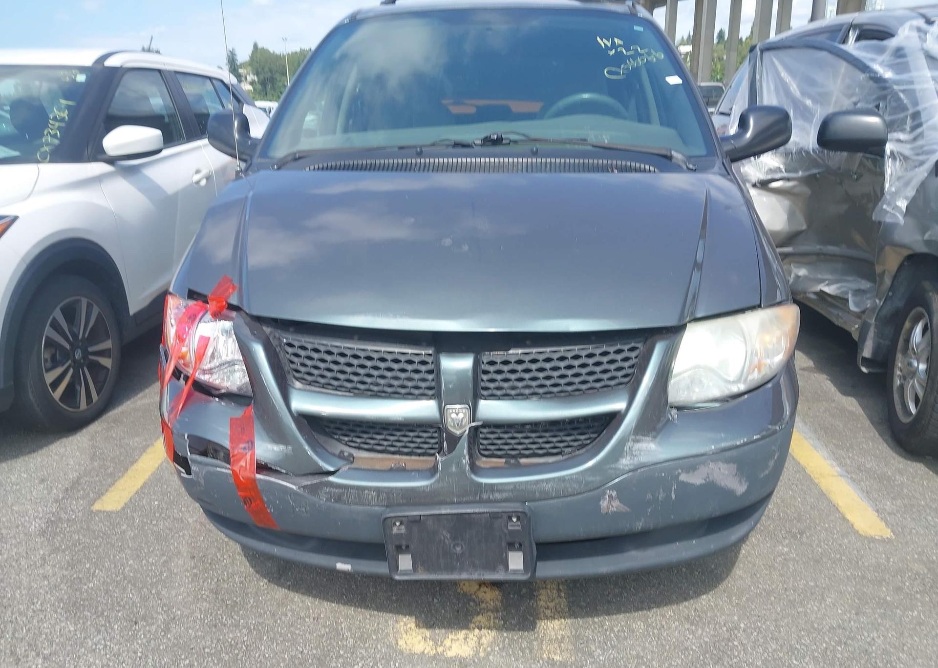 2003 DODGE CARAVAN SE