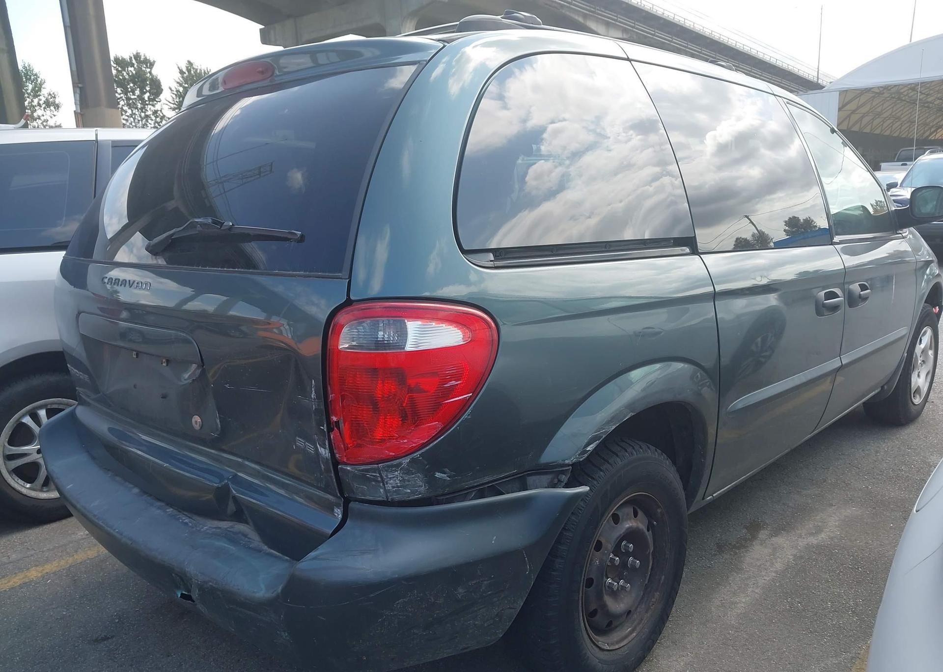 2003 DODGE CARAVAN SE