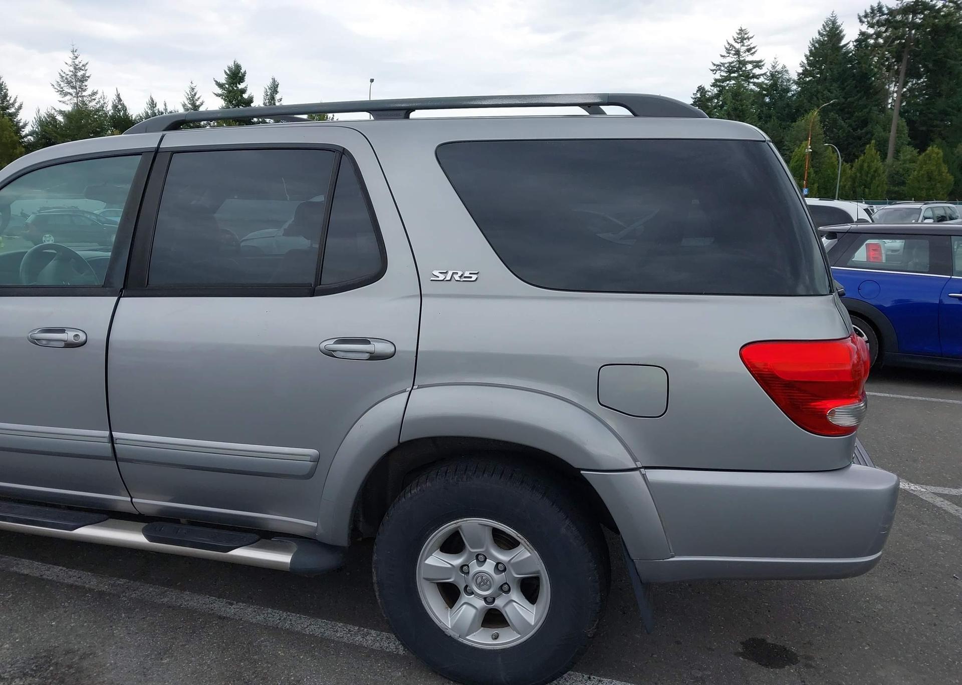 2005 TOYOTA SEQUOIA SR5