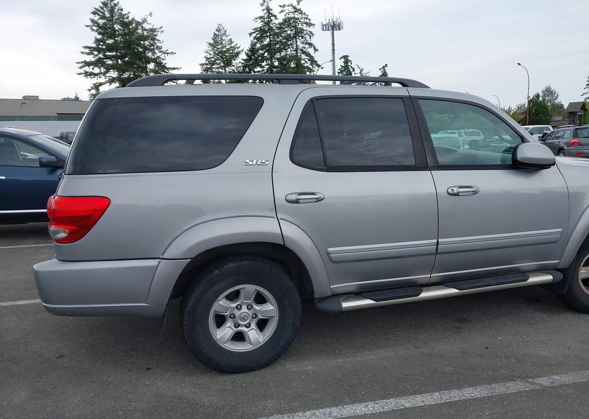 2005 TOYOTA SEQUOIA SR5