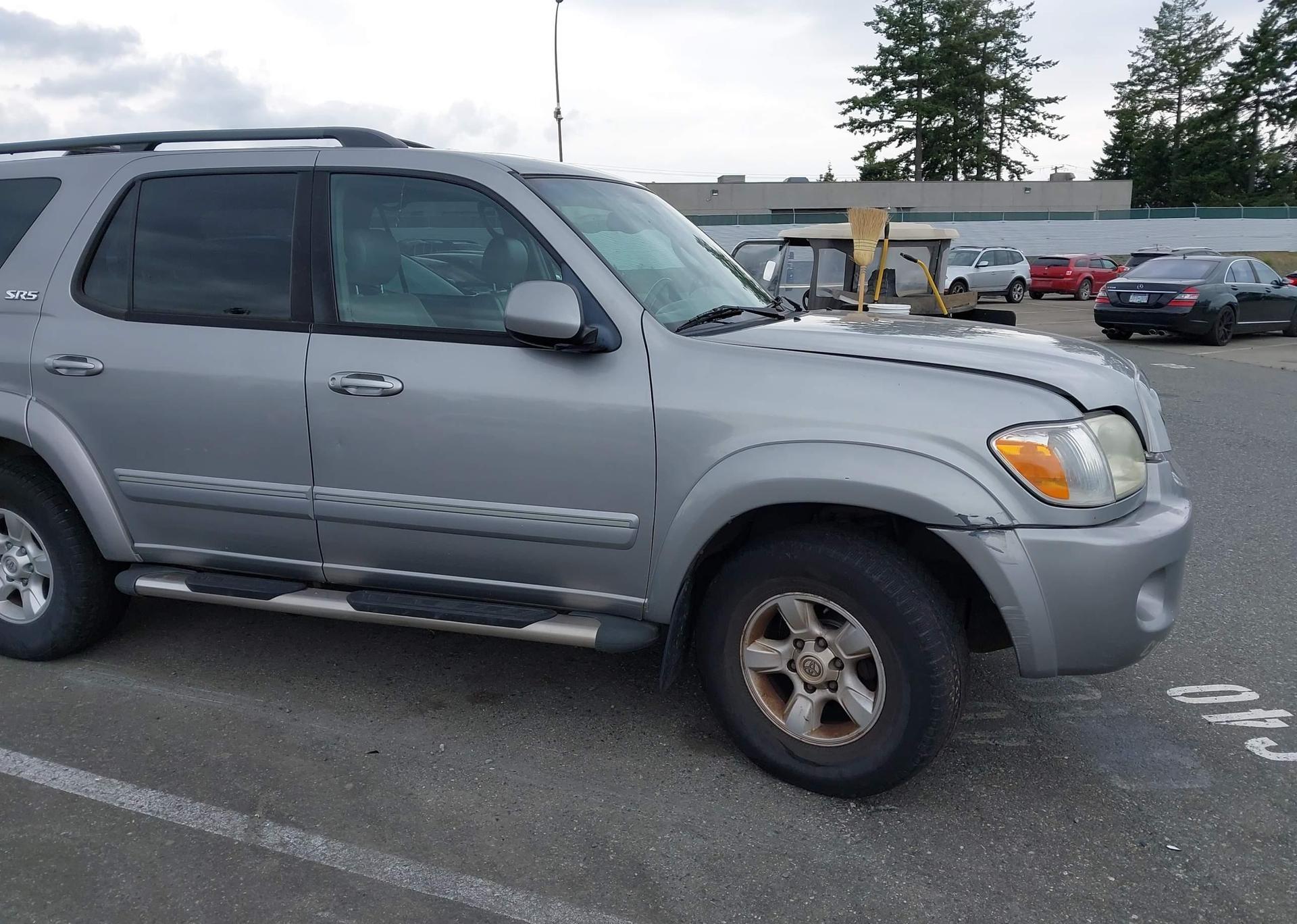 2005 TOYOTA SEQUOIA SR5