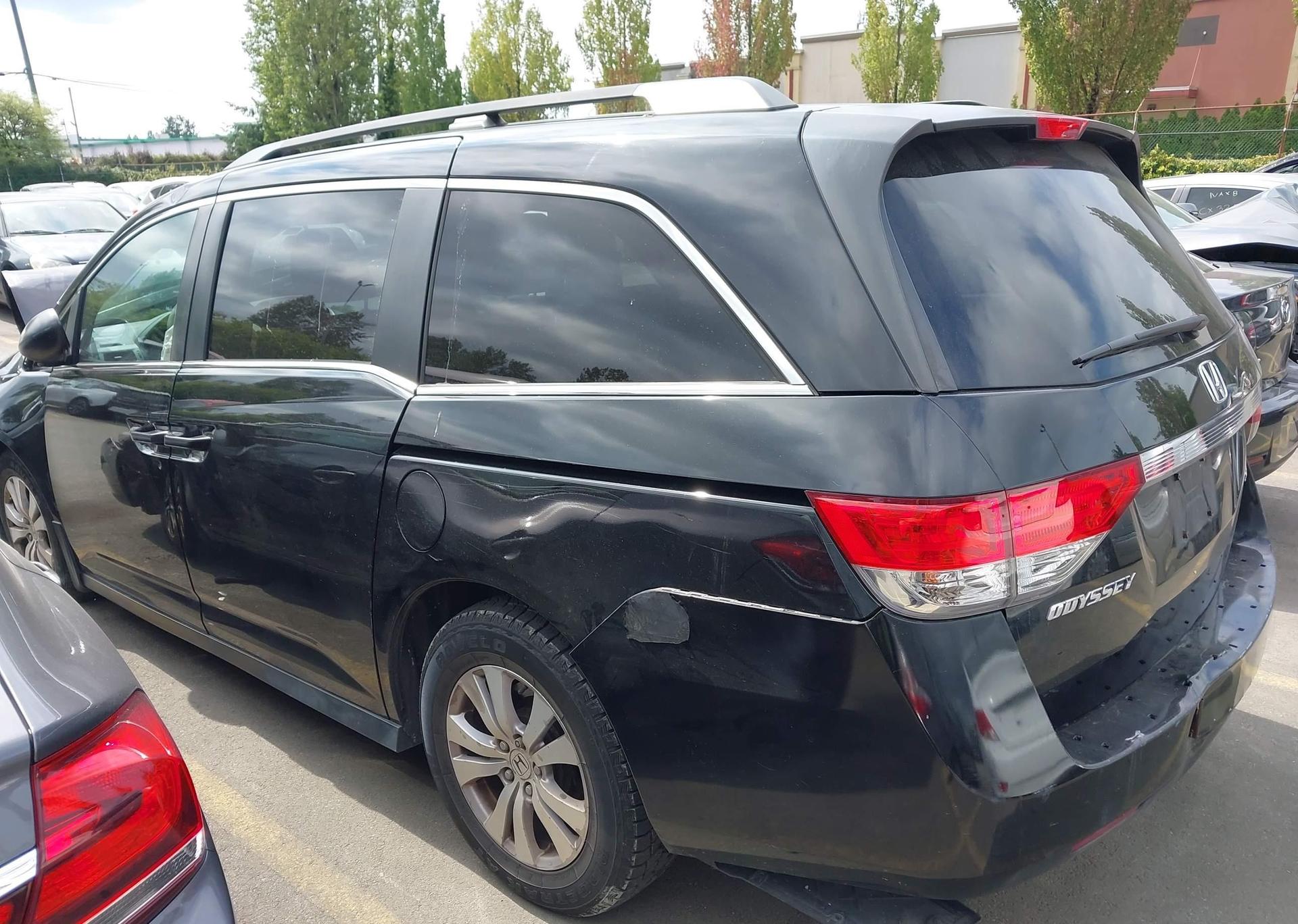 2016 HONDA Odyssey se