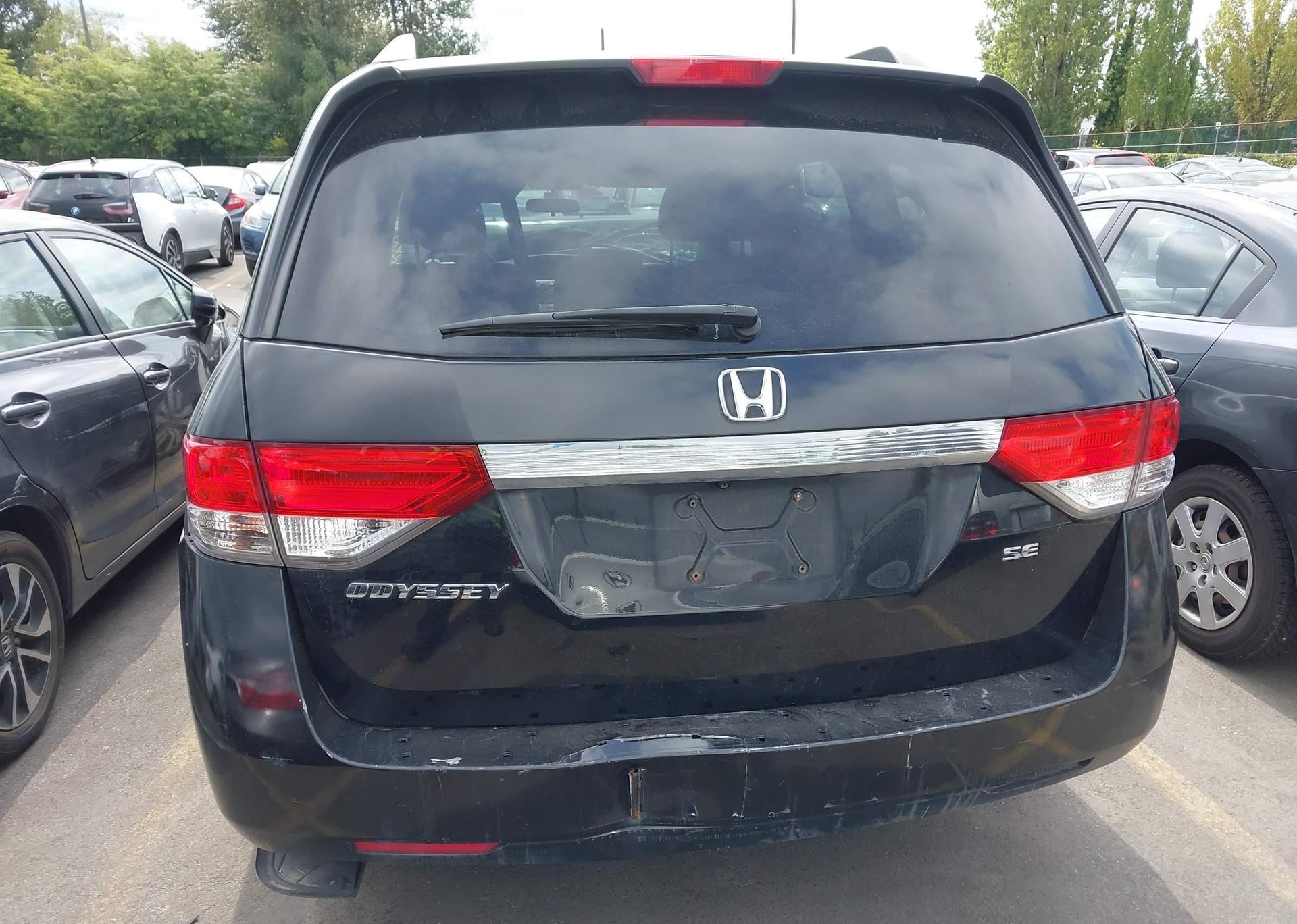 2016 HONDA Odyssey se