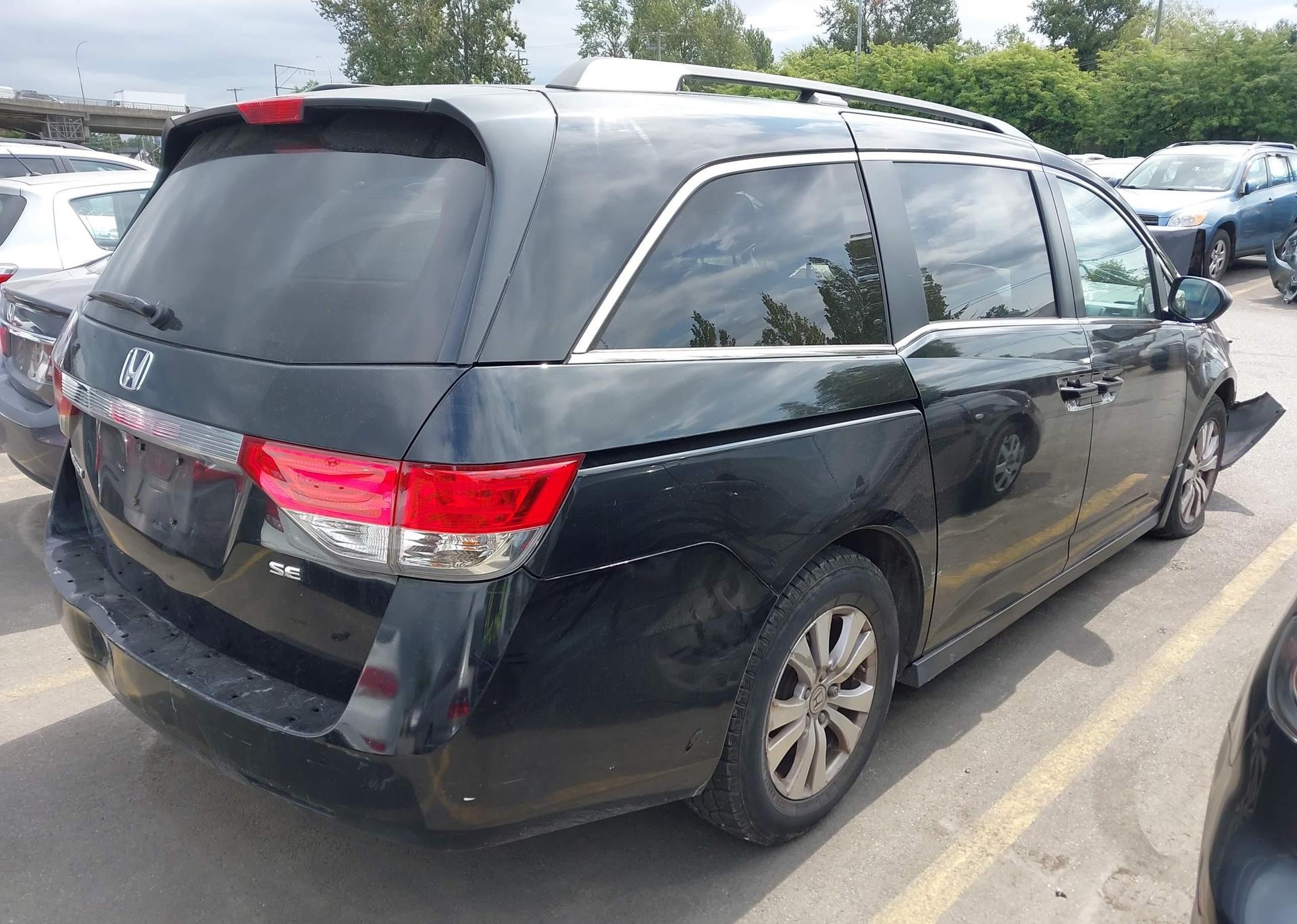 2016 HONDA Odyssey se