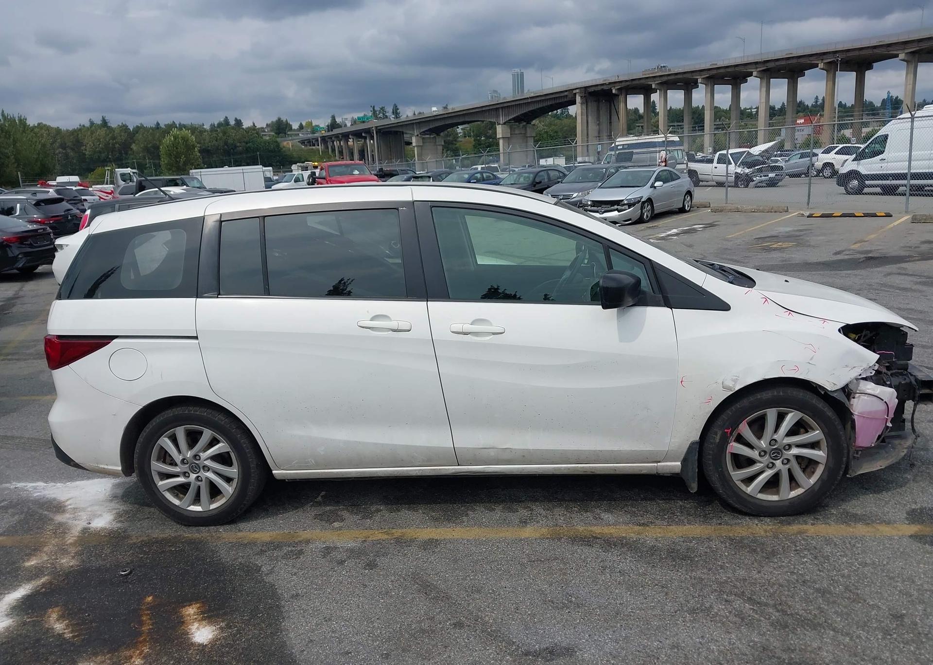 2013 MAZDA 5