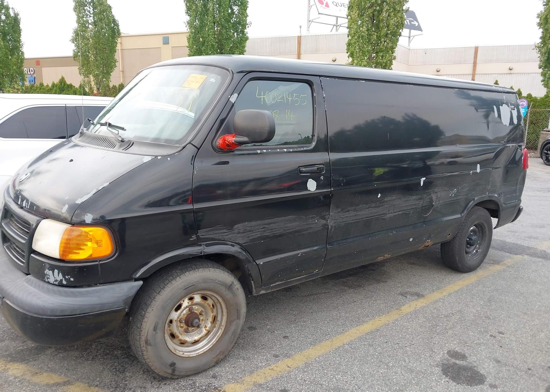 2001 DODGE RAM VAN B1500