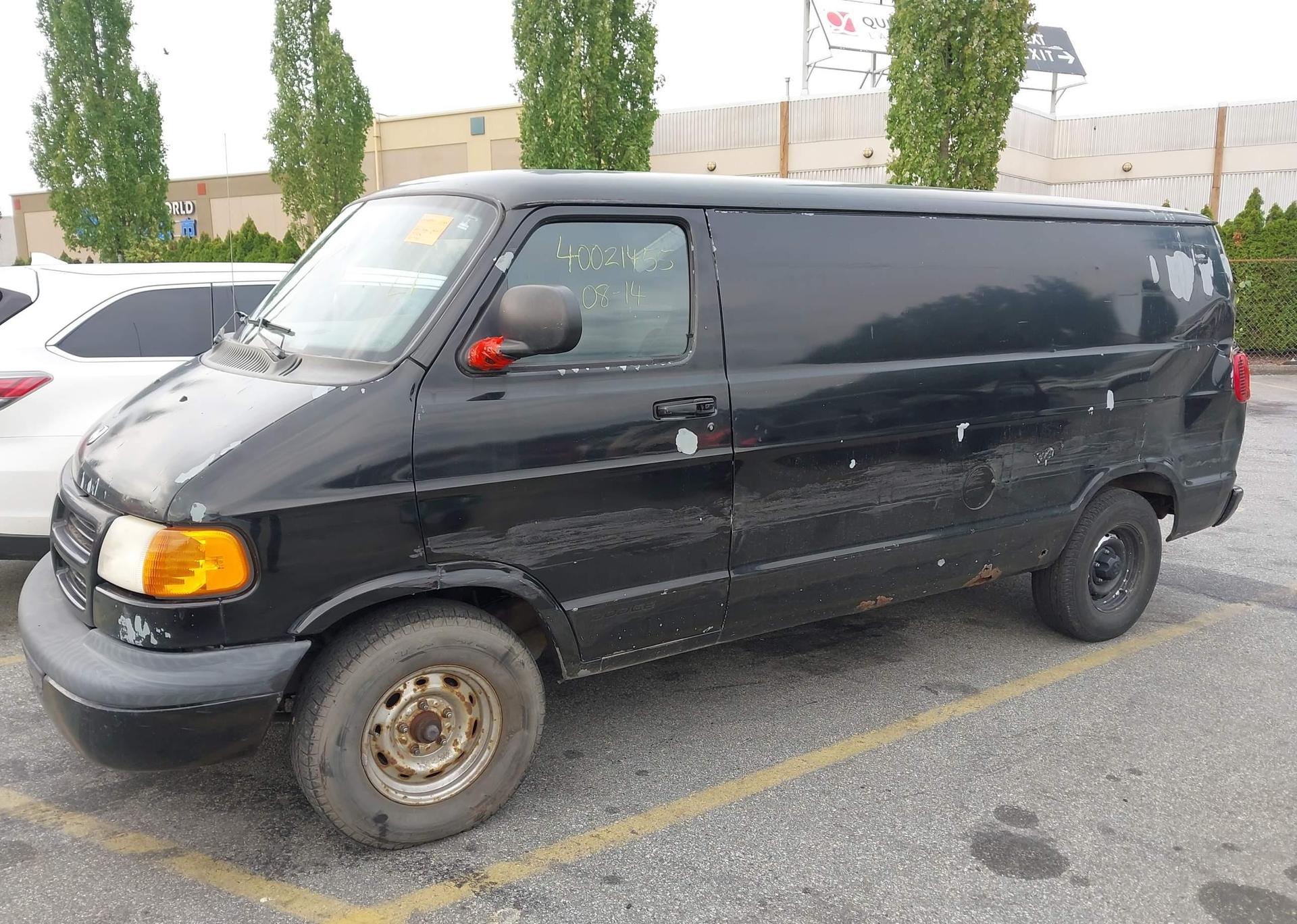 2001 DODGE RAM VAN B1500