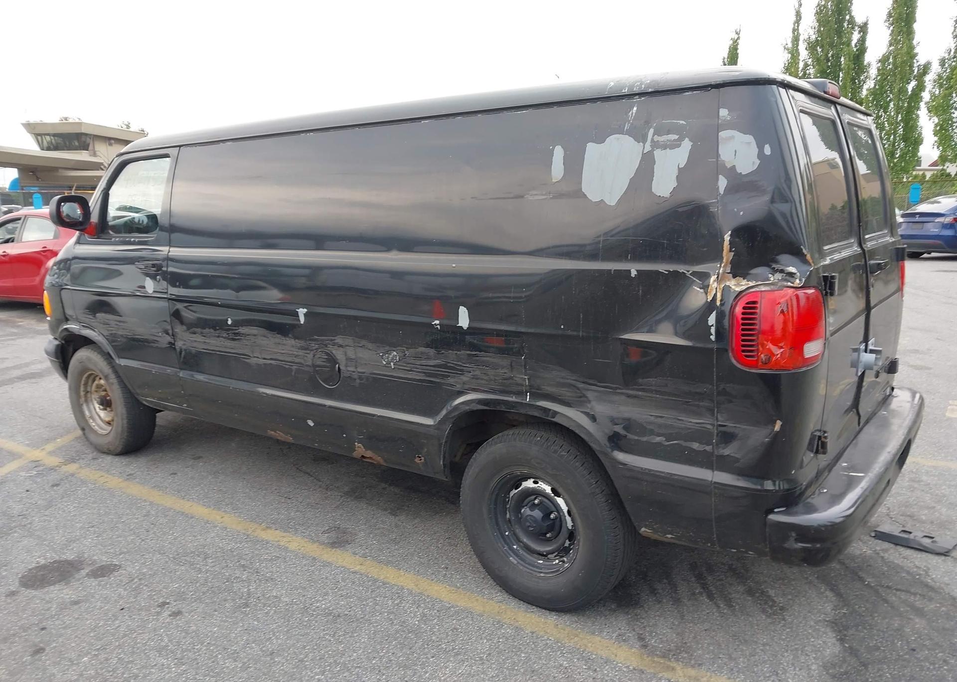 2001 DODGE RAM VAN B1500