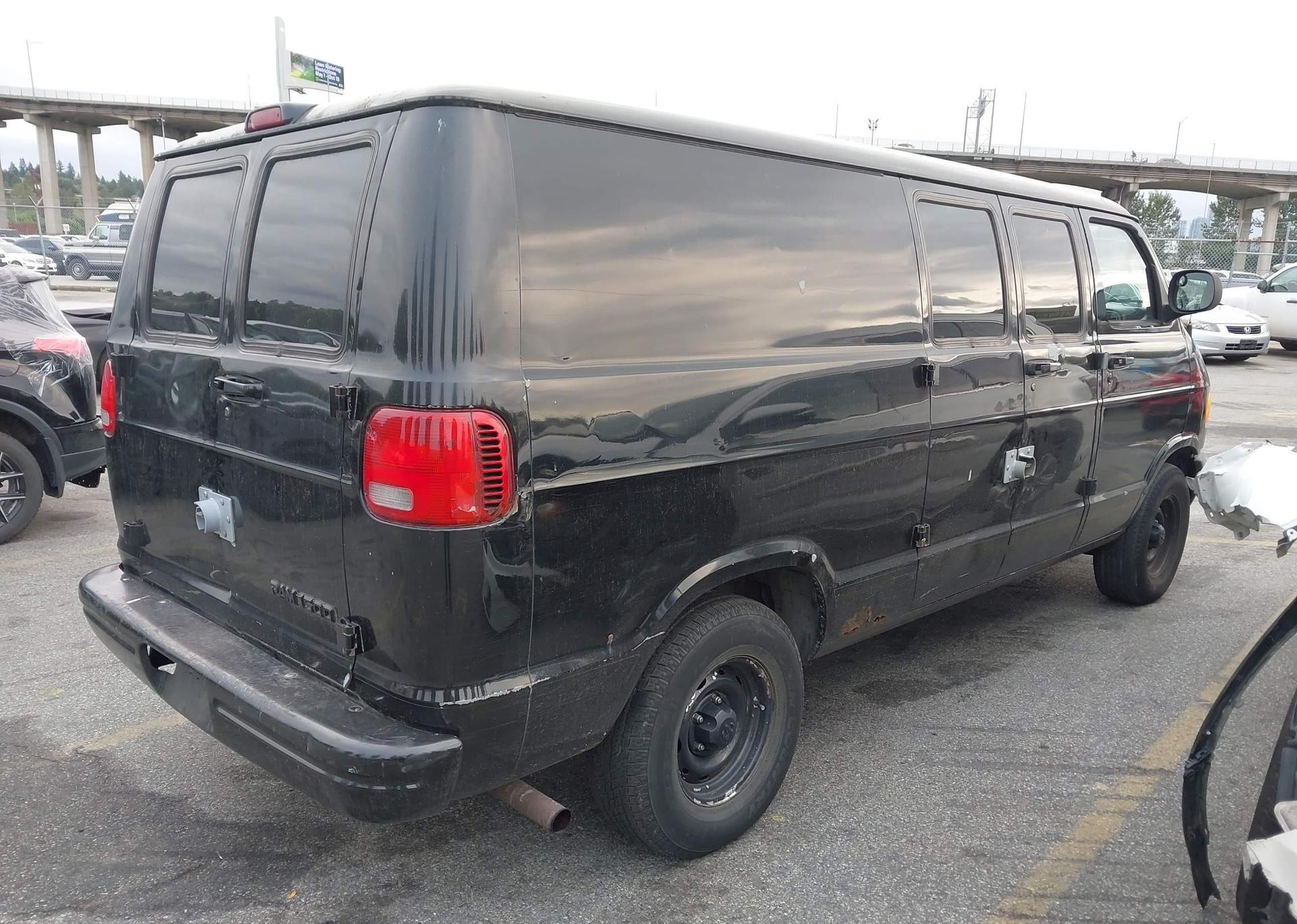 2001 DODGE RAM VAN B1500