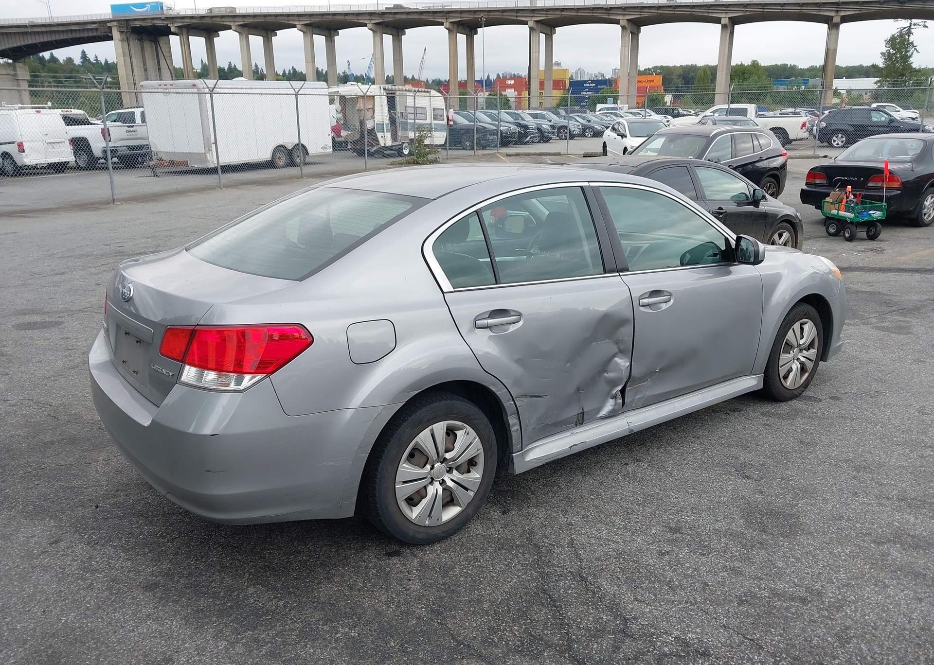 2010 SUBARU LEGACY 2.5I