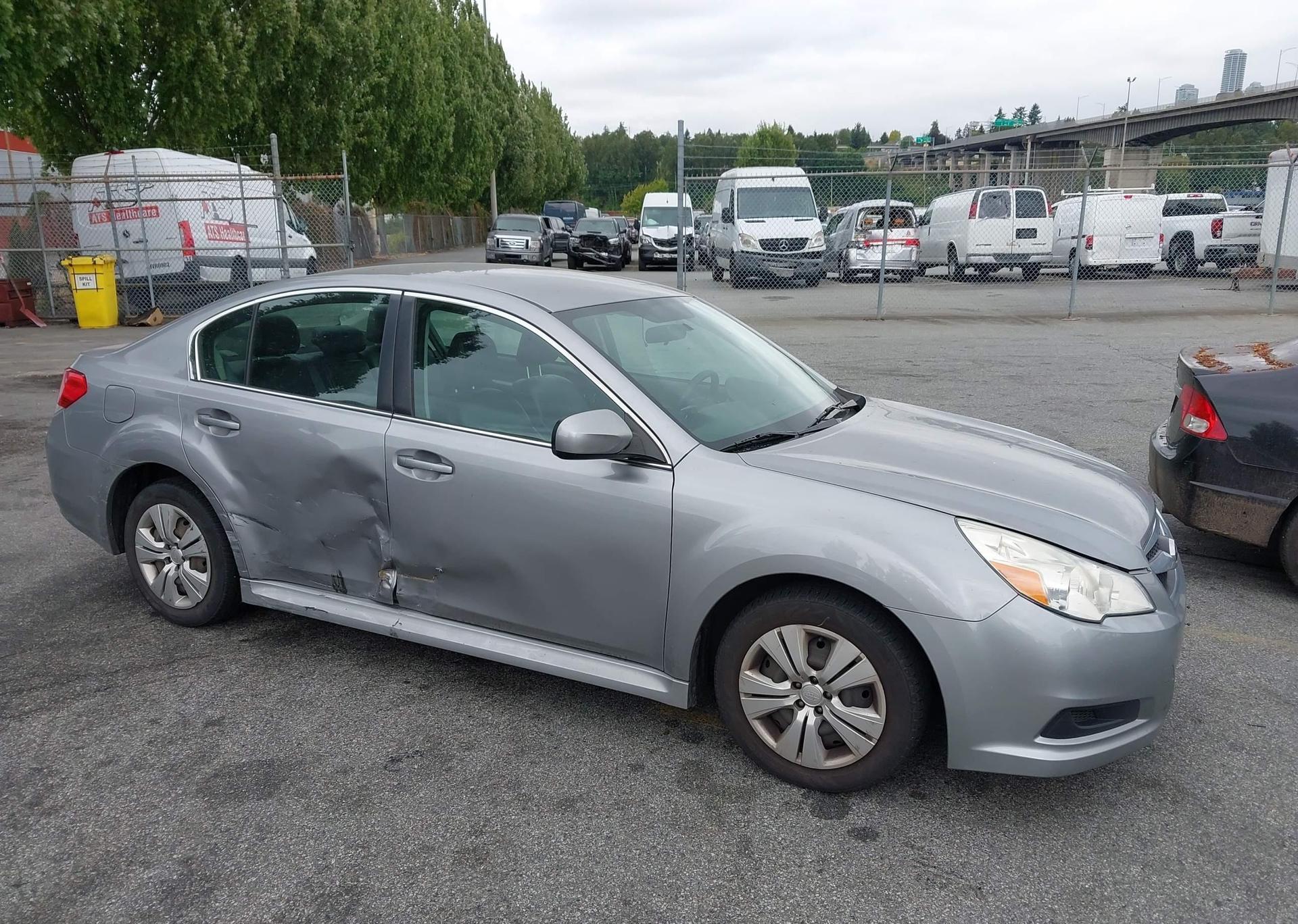 2010 SUBARU LEGACY 2.5I