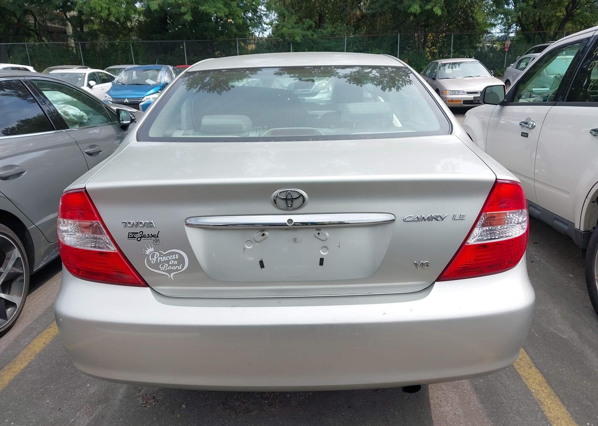 2002 TOYOTA CAMRY LE